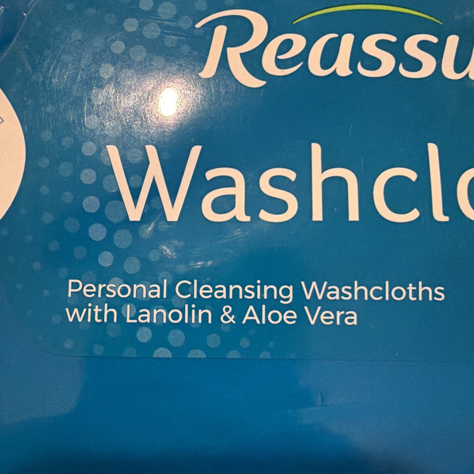 Reassure Personal Cleansing Wadcloths With Lanolin & Aloe Vera (200) 4 packs.