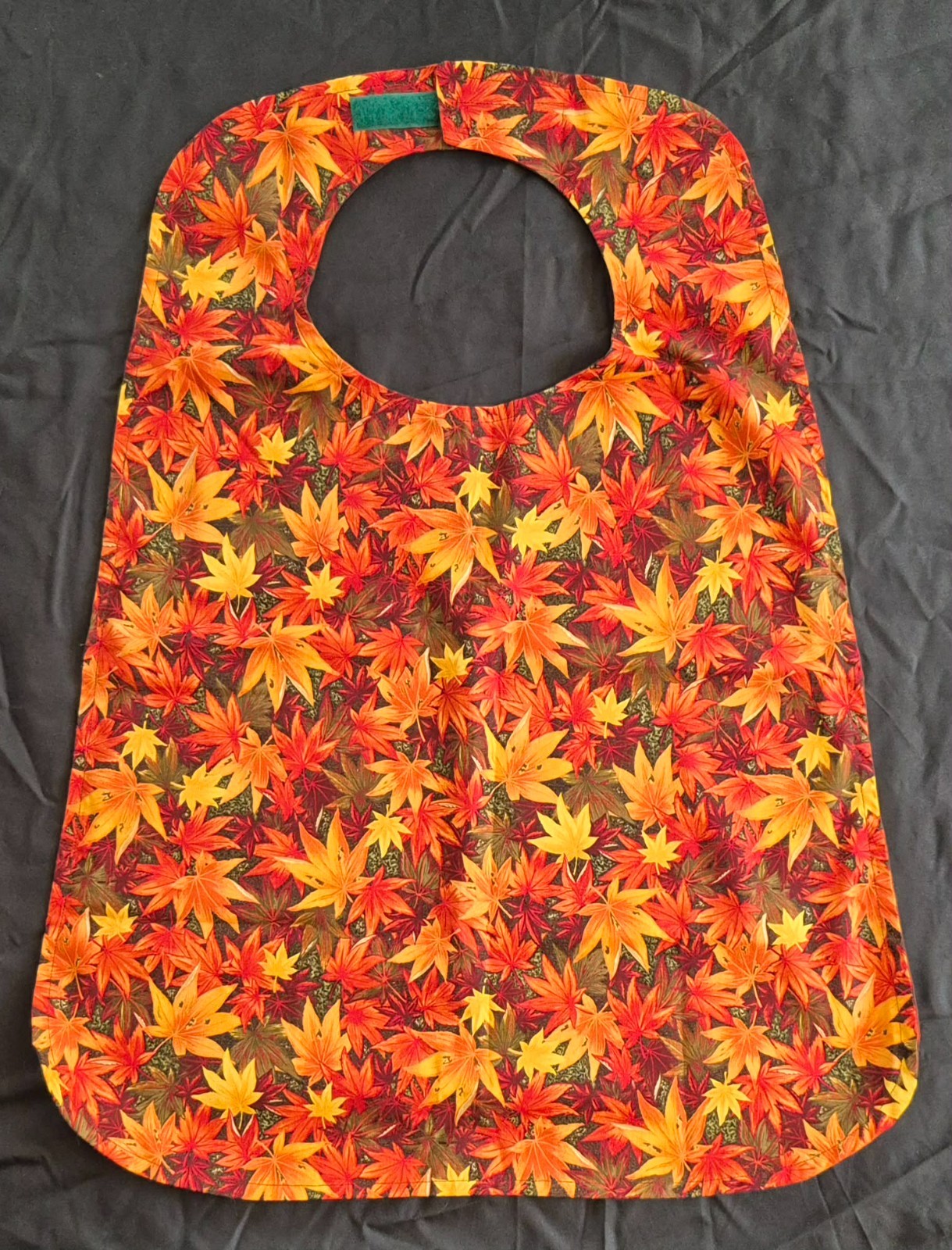VINTAGE HANDMADE XL BIB – SYNTHETIC COTTON BLEND FOR EASY WIPE/WASH – LIN0005