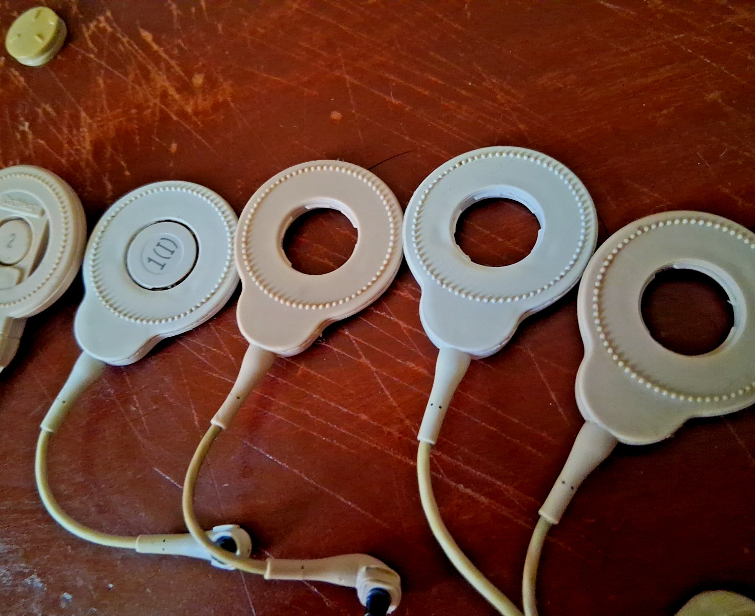 Cochlear Nucleus® 8 (N8) – 6 cm Coil (White) with magnets.