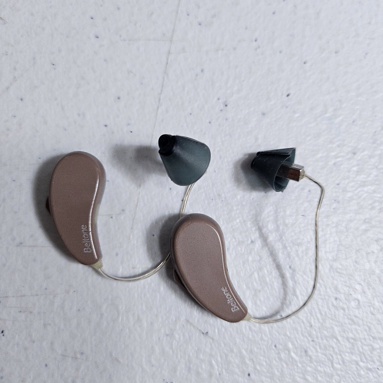 PARTS ONLY Beltone Amaze AMZ963-DRWC Model Hearing Aids w/ C-1 Charging Case