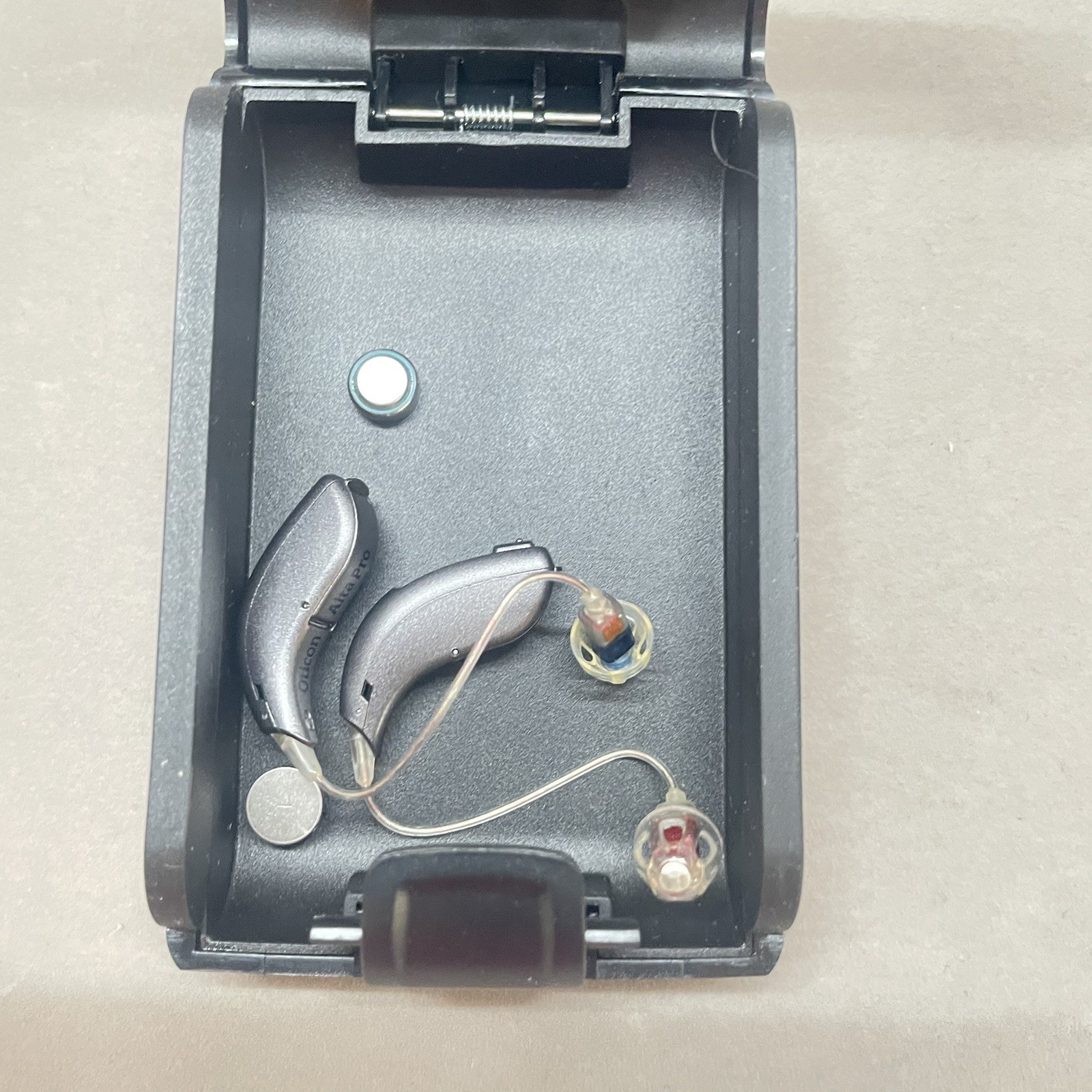 Oticon Alta Pro (1 Pair of 1 Left/1 Right) with Accessories