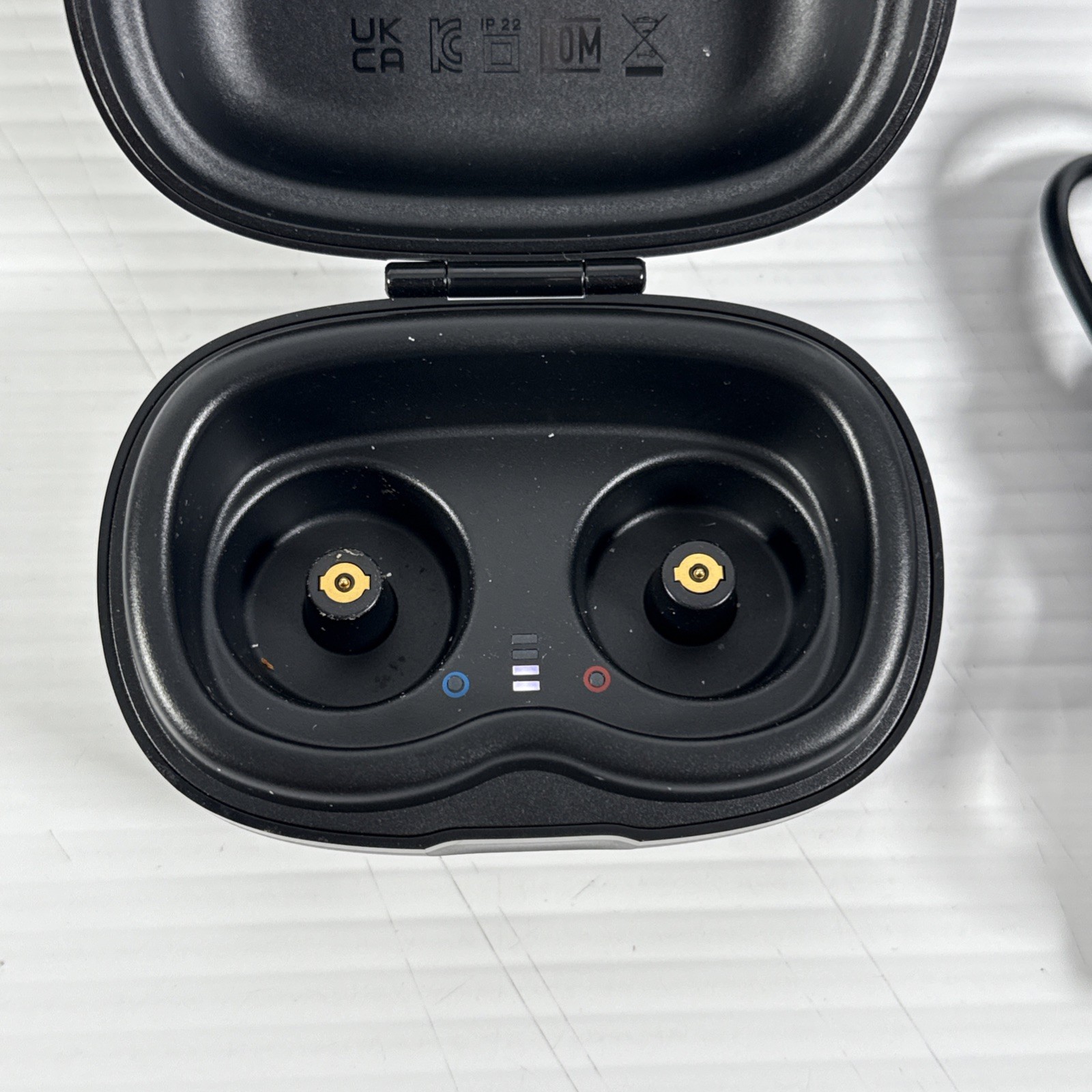 STARKEY GENESIS AI 24 ITC R Hearing Aids Pair & Charging Case Bluetooth