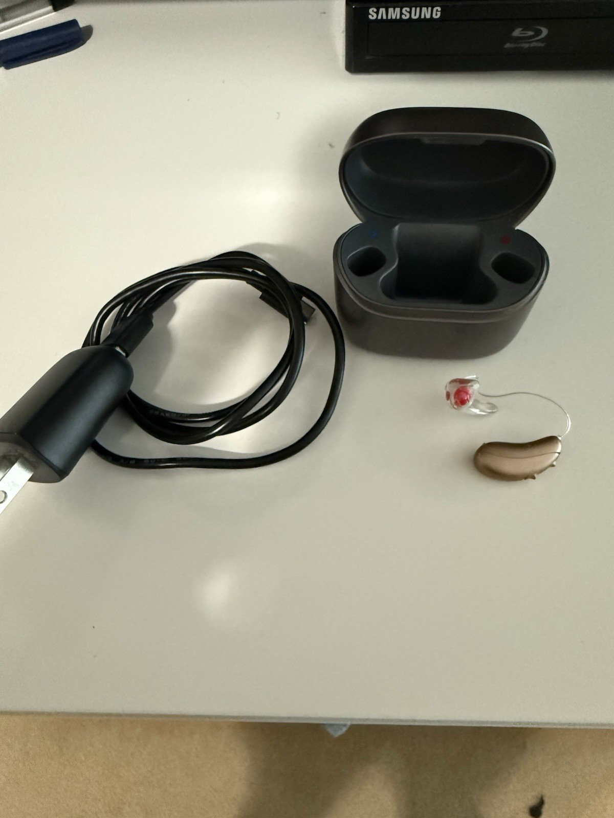 Unitron Moxi Phonak Sonova Hearing Aid Charger Case with Cord RIGHT ONLY