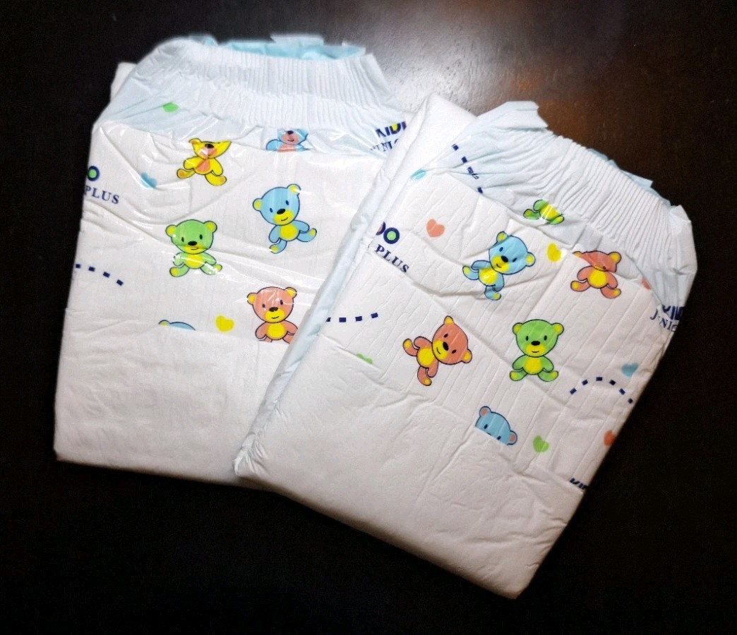 Pack of 2 Kiddo Junior Maxi Plus 4-Tape Adult Diaper Plastic-Backed Size Medium
