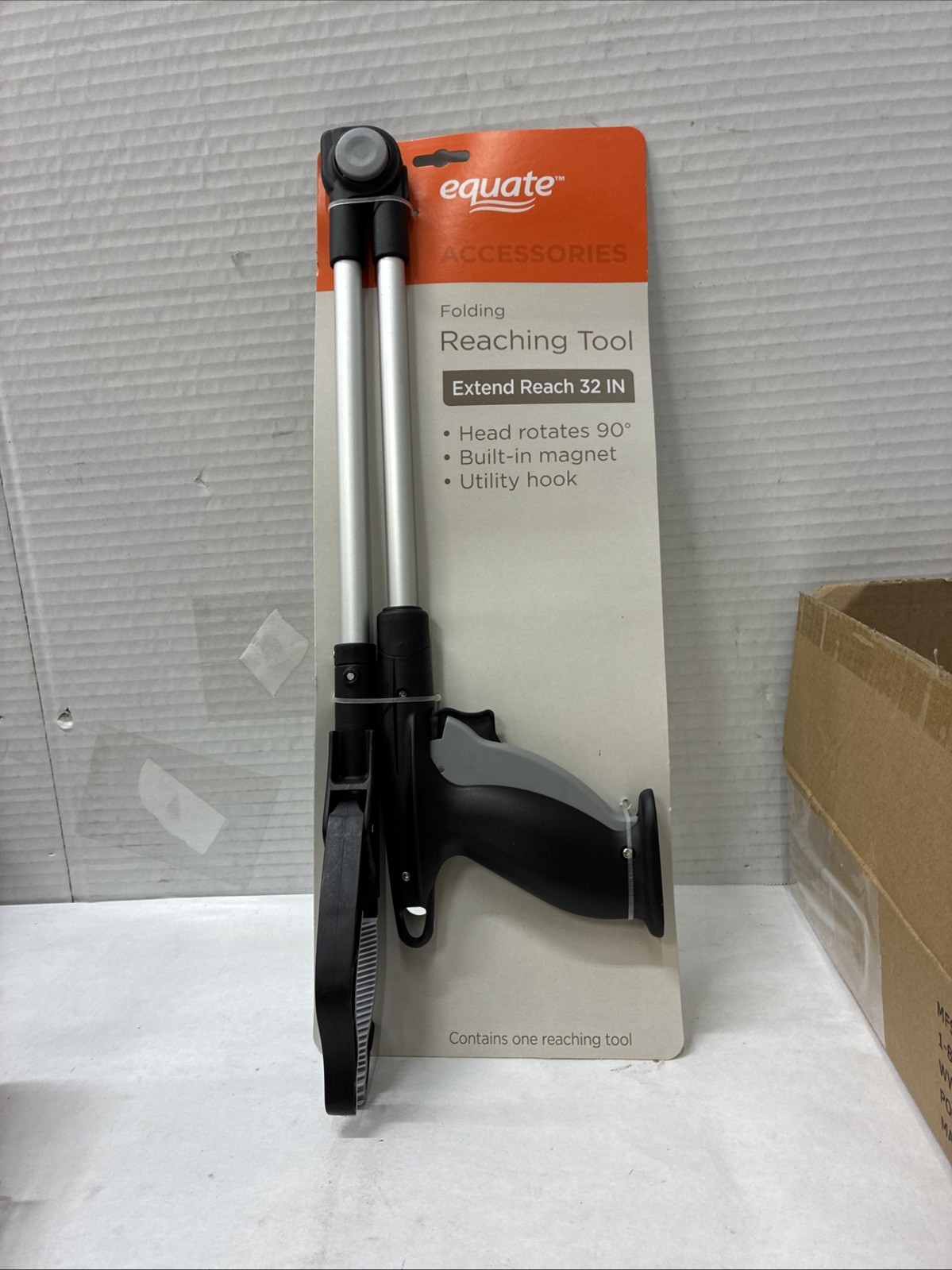 Equate Folding / Foldable 32″ Reaching Grabbing Grabber Tool w/ Built-in Magnets