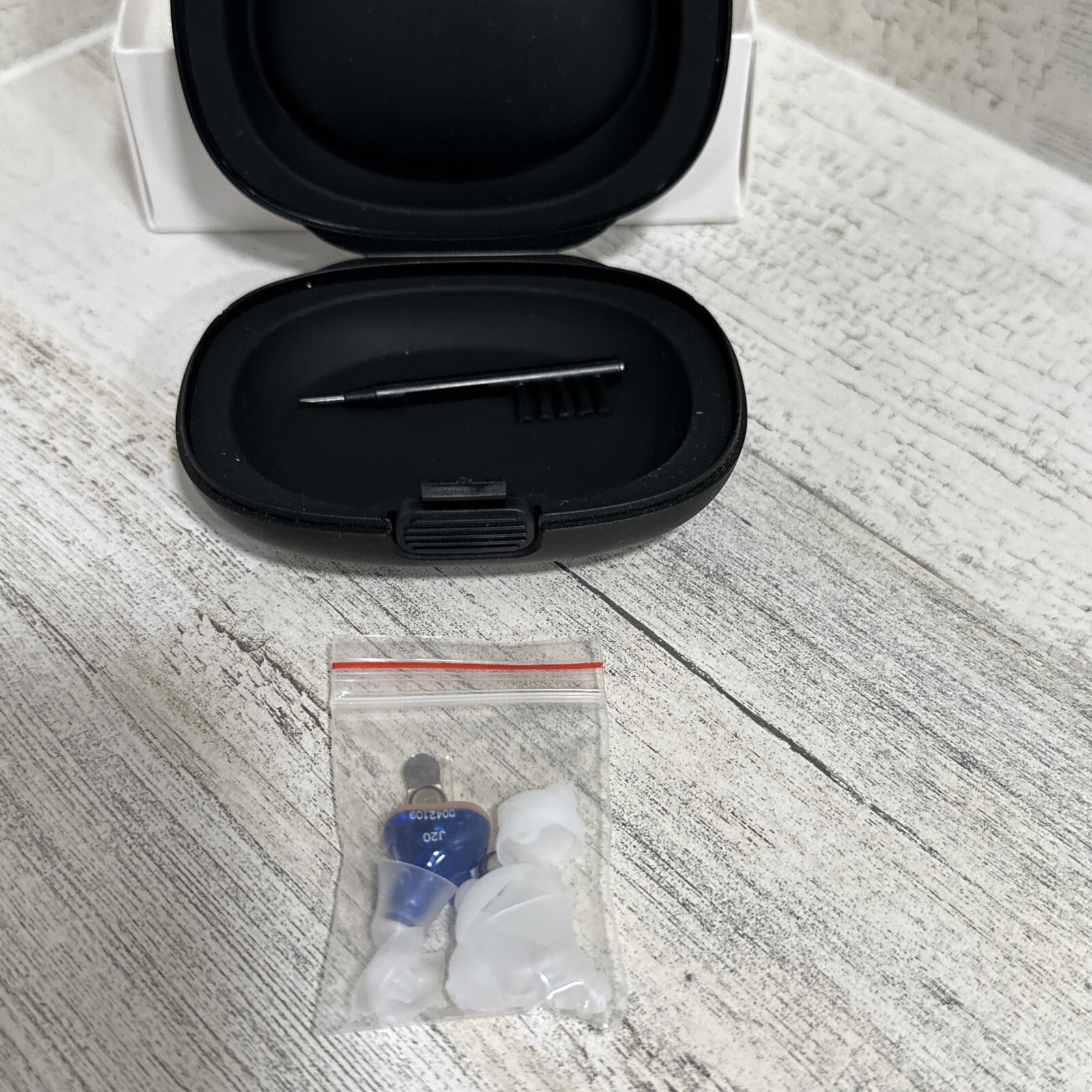IncenSonic Mini Sound Amplifier, Ear Sound Enhancer, Noise Reduction, Blue Left