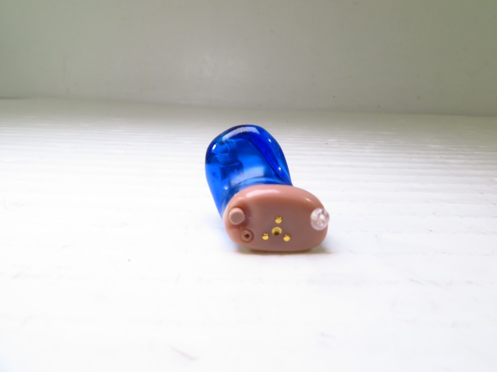 Miracle-Ear Custom Fit Rechargeable Hearing Aids, Left Only, Blue, As Is