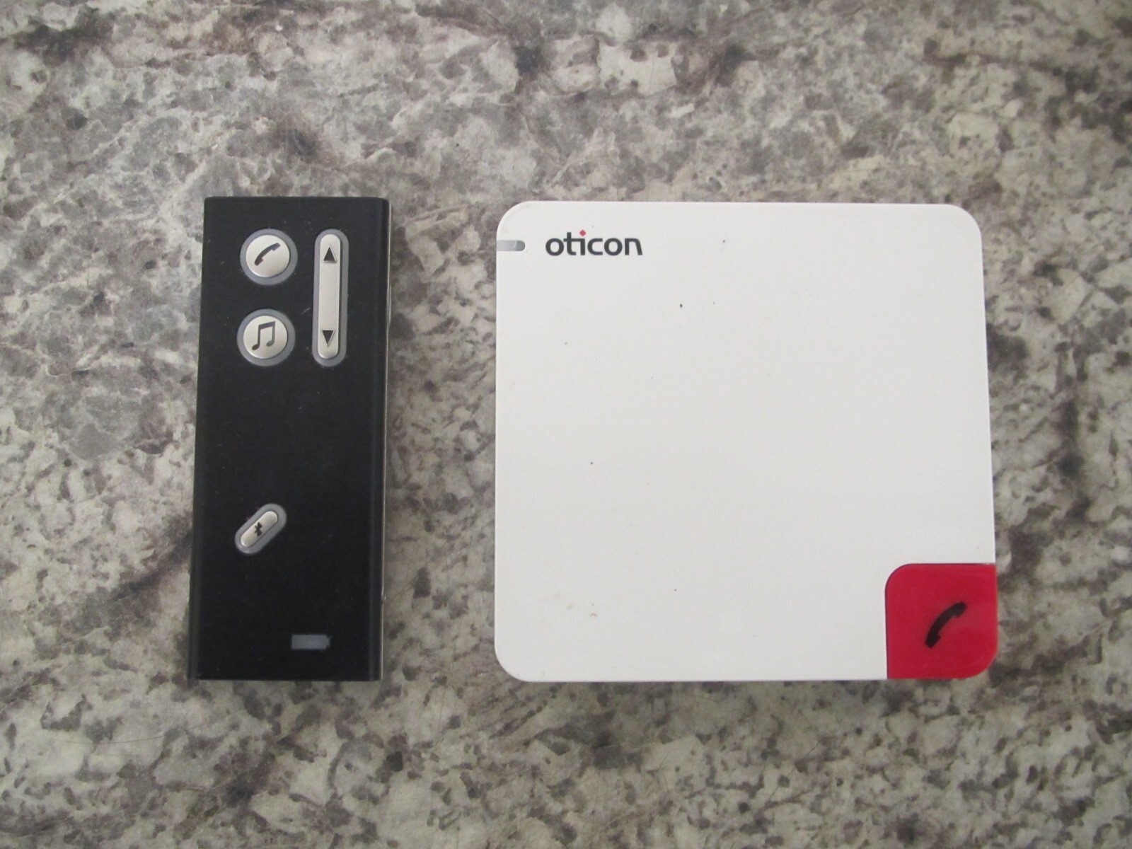 OTICON TELE-109 BLUETOOTH LANDLINE W/TV ADAPTER & REMOTE TV 75-01 CONNECTLINE