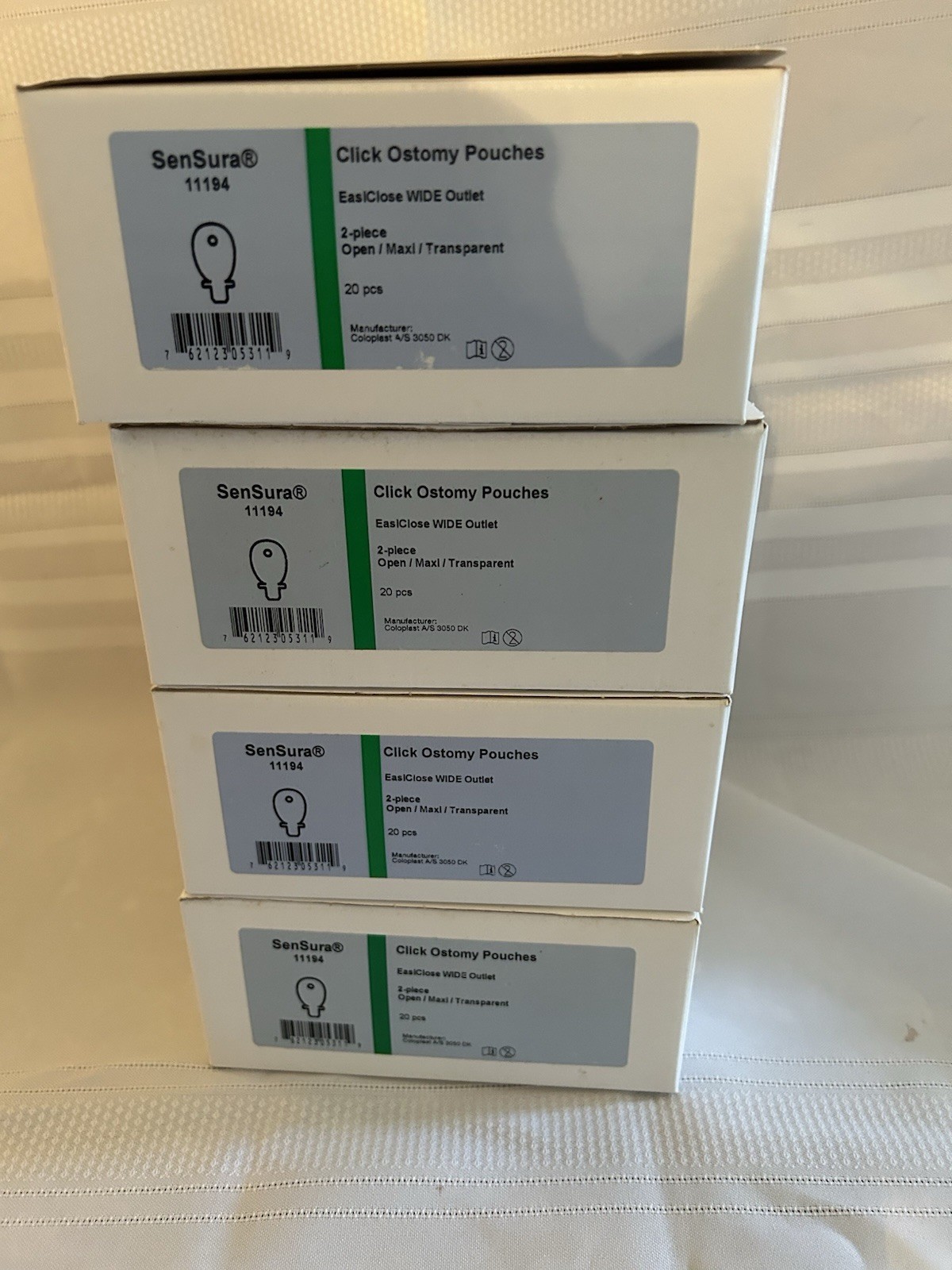 20 piece Coloplast SenSura 11194 click ostomy pouches . Easy close wide outlet
