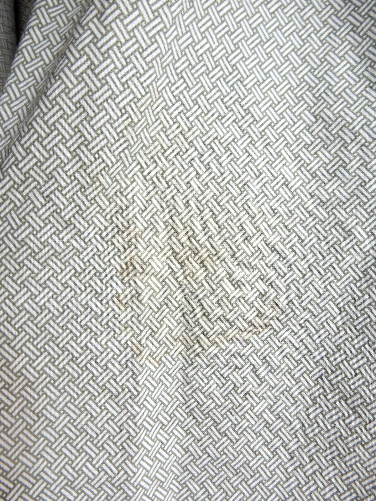 HOSPITAL PATIENT GOWN With IV Snap Sleeves 2 Ties In The Back SIZE LARGE Medline