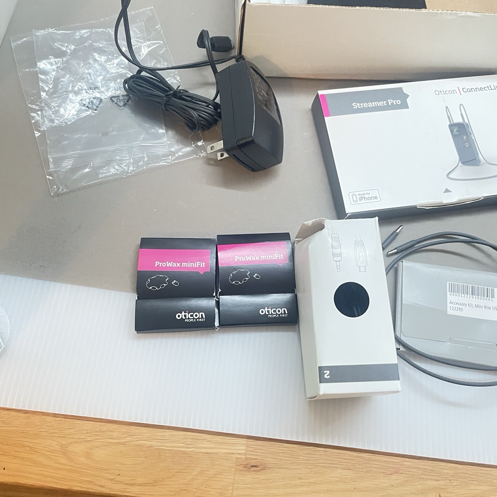 Oticon Alta Pro (1 Pair of 1 Left/1 Right) with Accessories