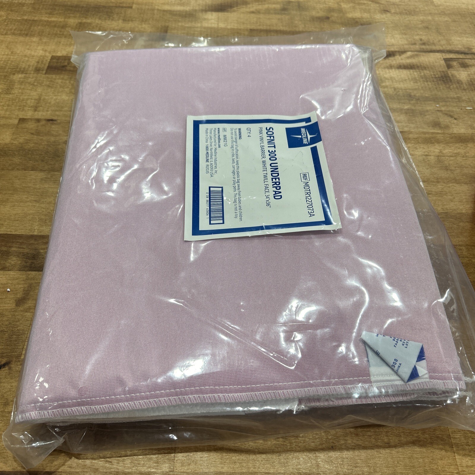 Medline MDTR1227073AZ Sofnit 300 Washable Underpads 34×36 in 4 Pieces – Pink