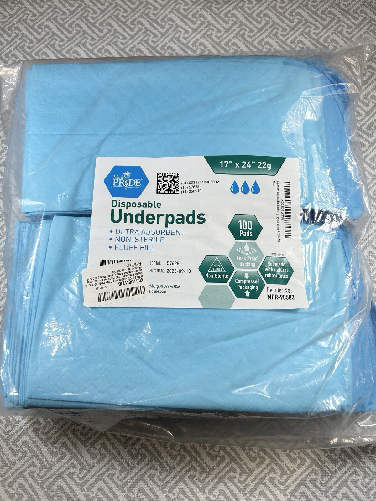 100 Large 17” x 24” Disposable Bed Covers Disposable Incontinence Blue Pads