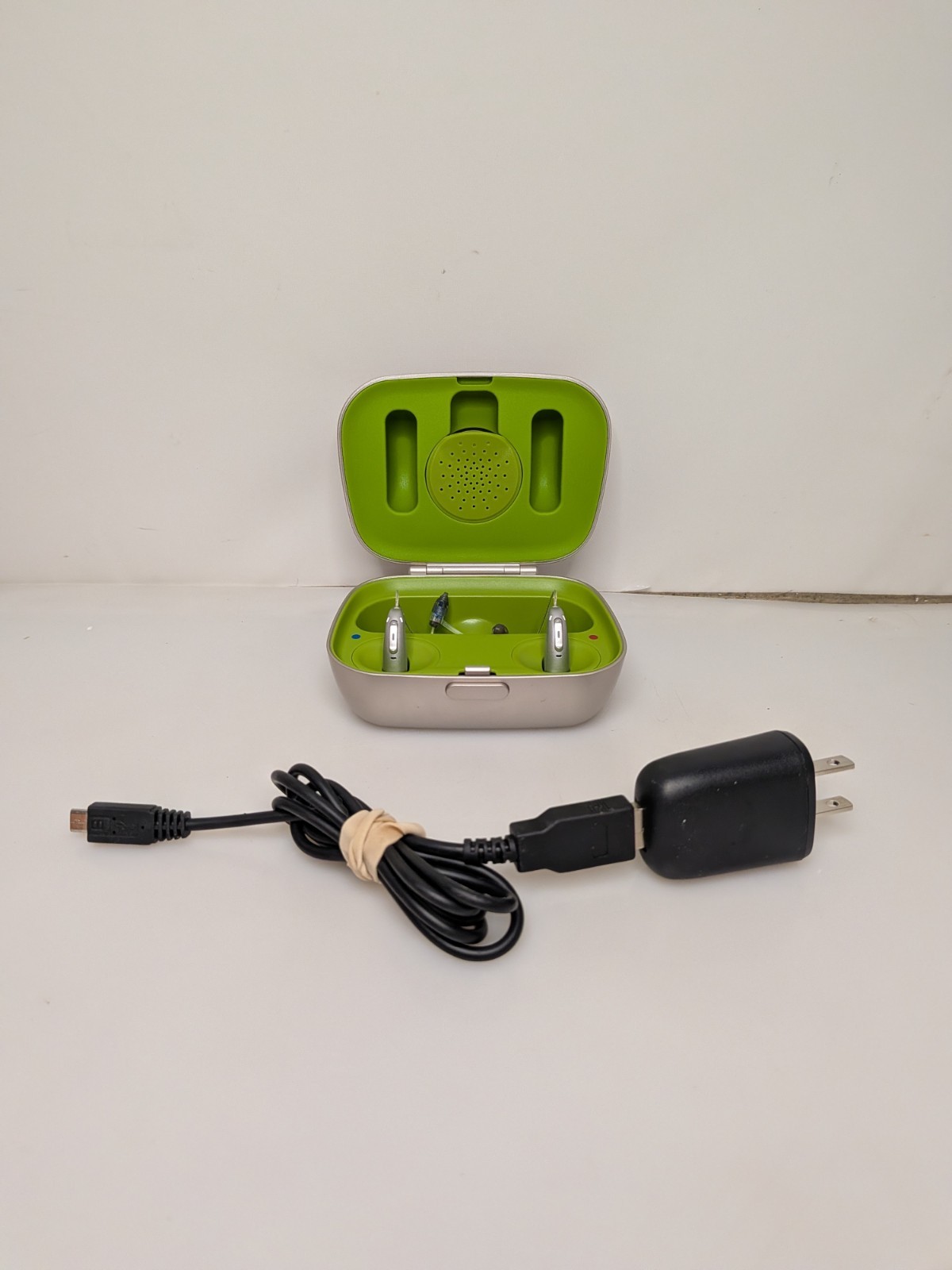 Phonak Audeo P30R Rechargeable L/R , Charging Case