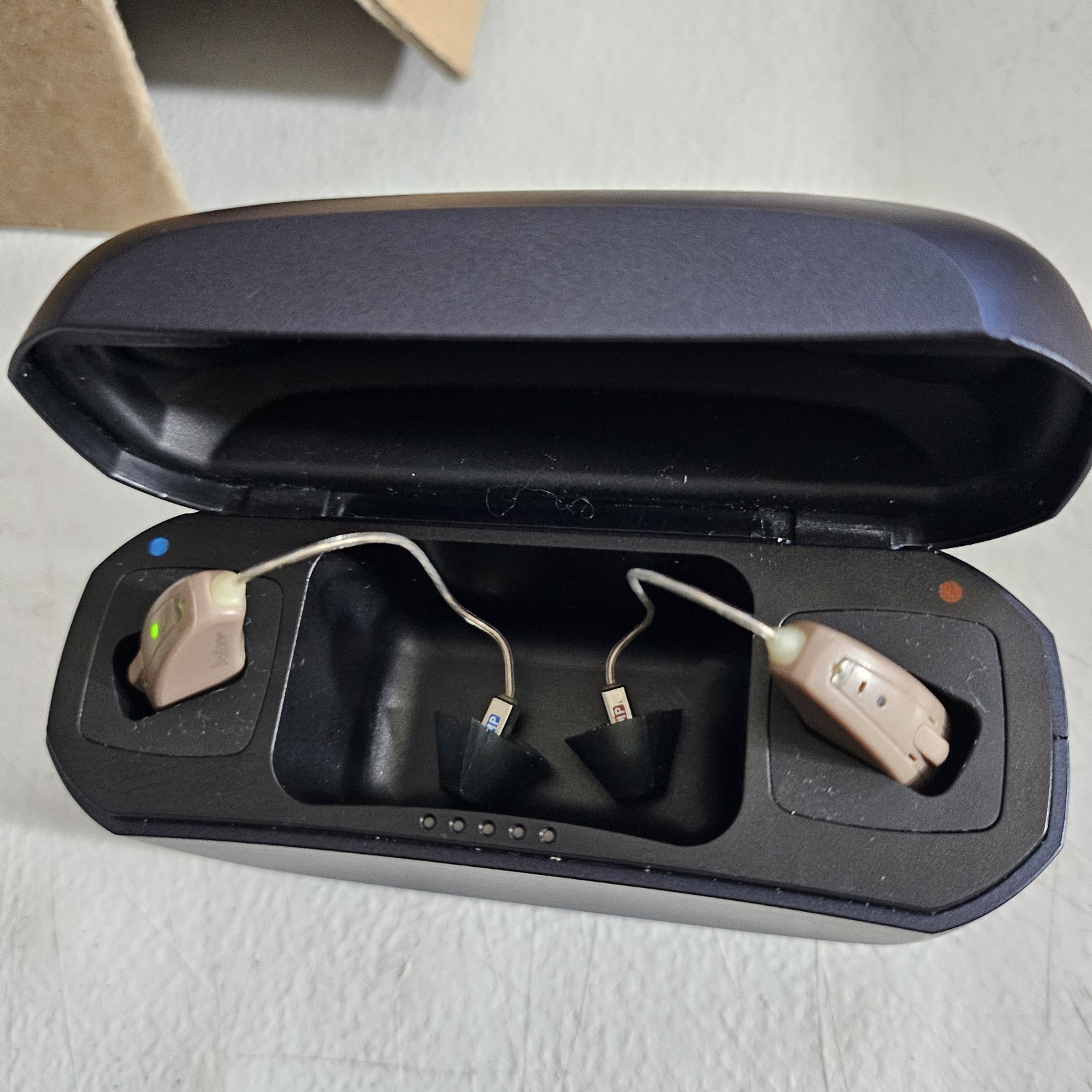 PARTS ONLY Beltone Amaze AMZ963-DRWC Model Hearing Aids w/ C-1 Charging Case