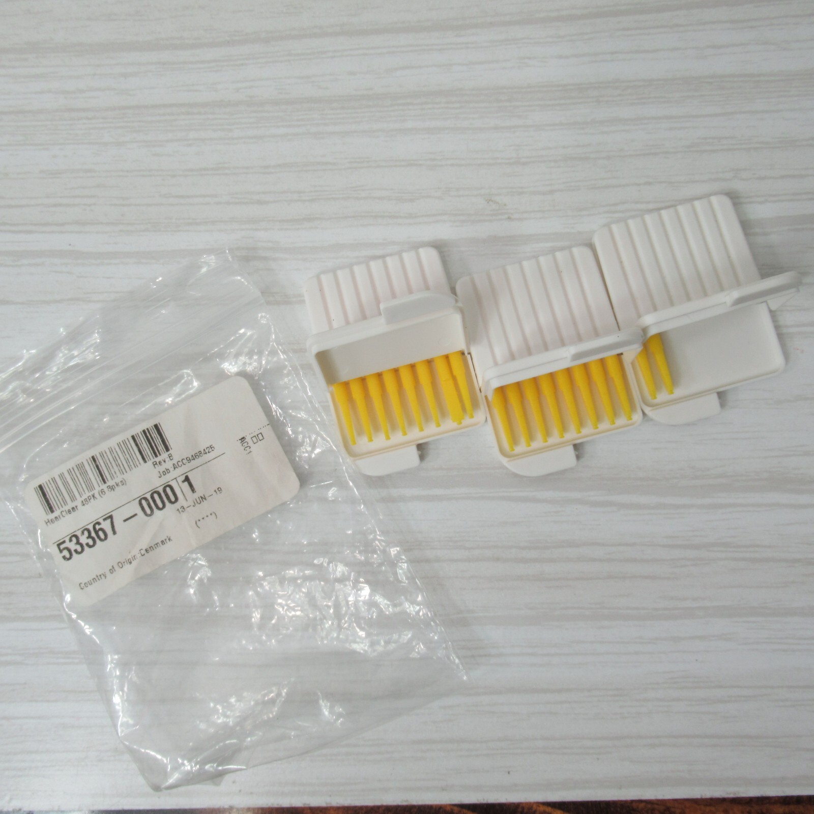Hearing aid Batteries Size 10 Lot of 46 Exp 2023 Hear Clear Cleaning Brushes
