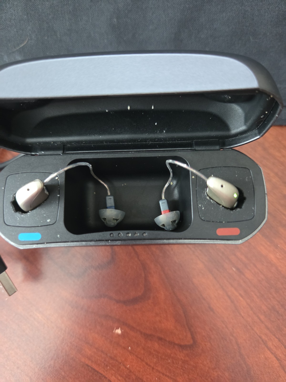 RESOUND HEARING AID MODEL C-1 RECHARGEABLE CASE PREOWNED POWERS ON WITH CABLE