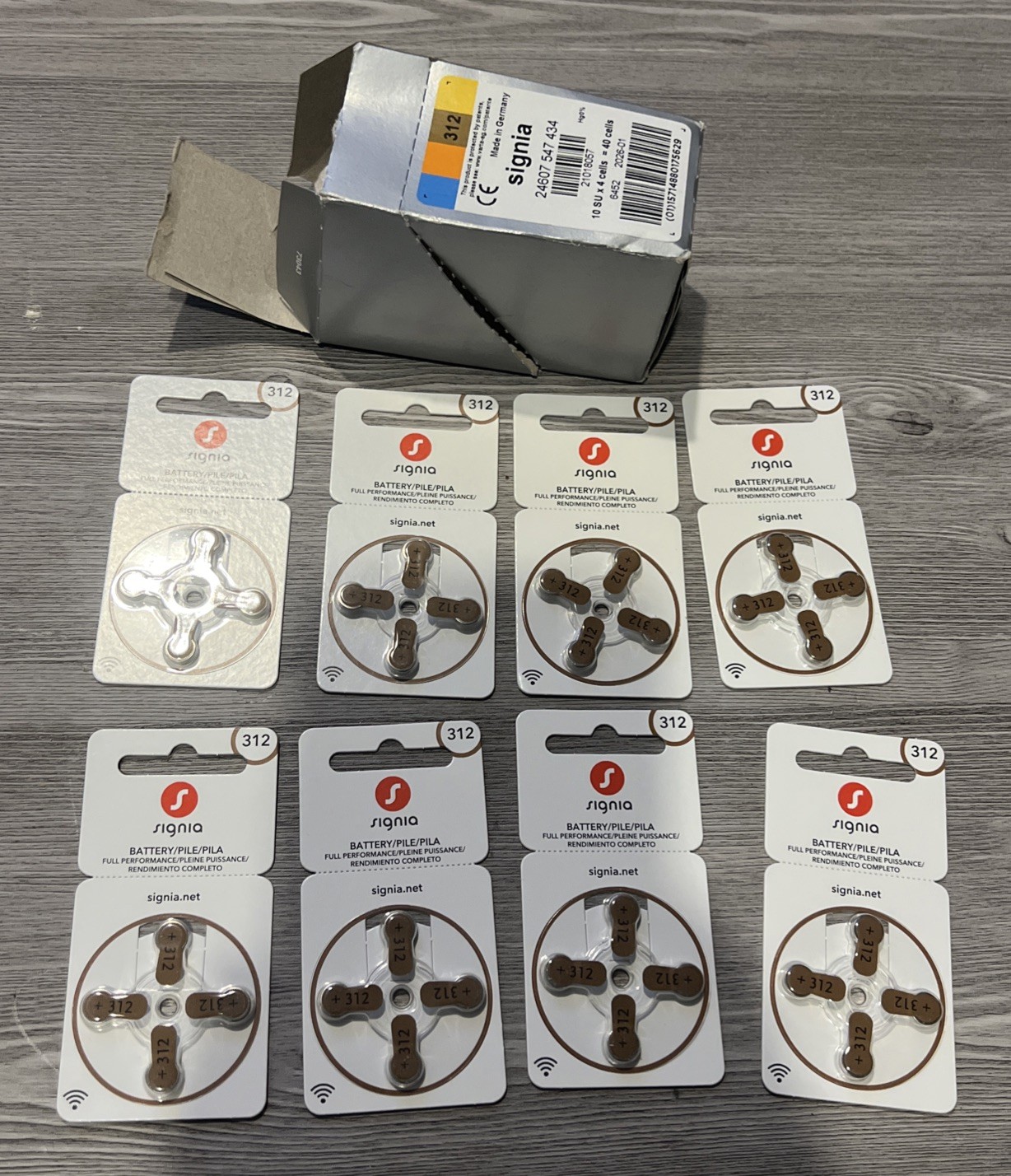 Lot of 32 Signia Siemens Hearing Aid Batteries. Brown Size 312 Expire 01/2026