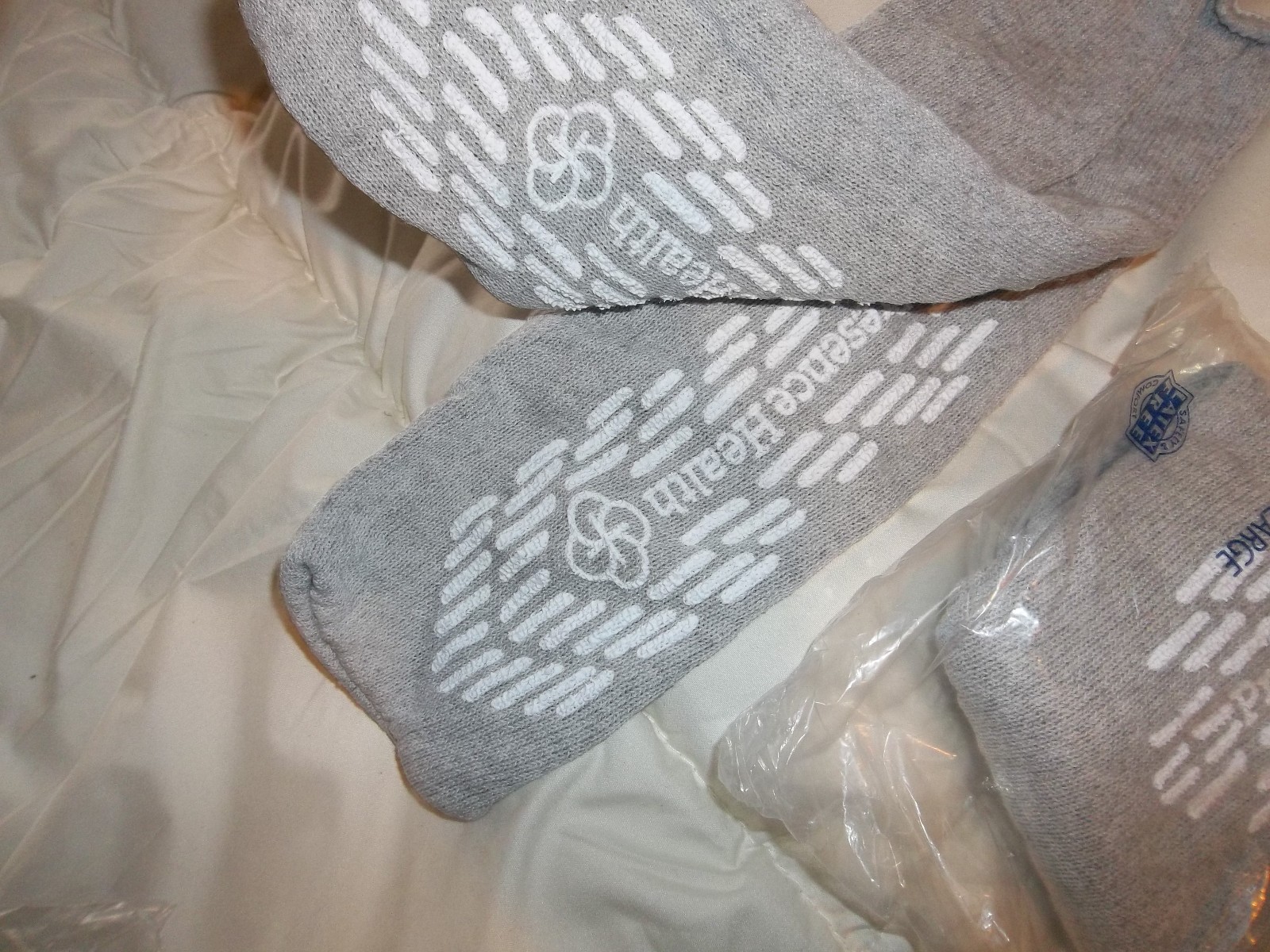 LOT 2 PR PRESENCE HEALTH MEDICAL NON-SLIP HOSPITAL SOCKS XL LATEX FREE GREY