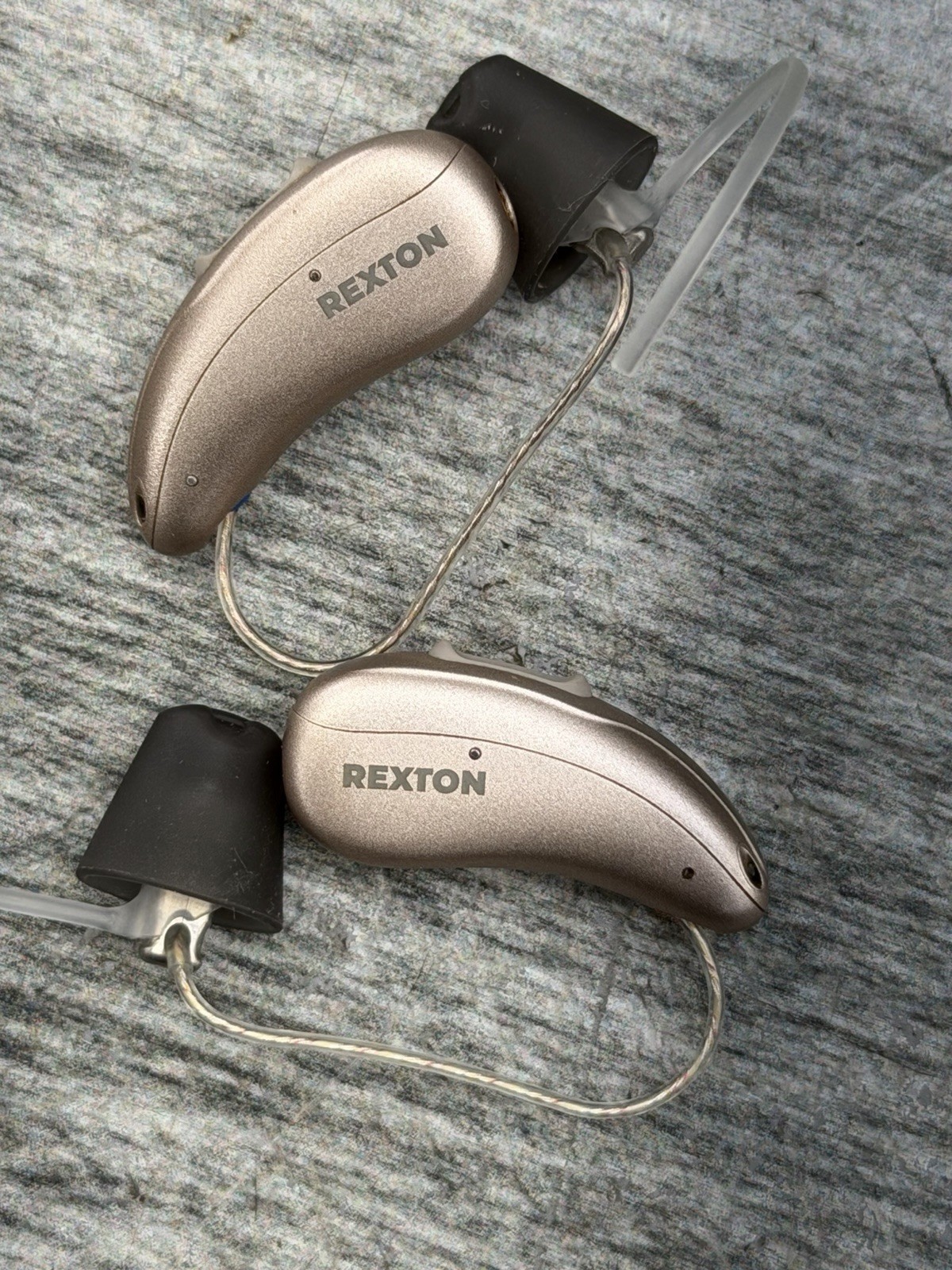 Rexton Bicore C R LI Hearing Aids w/ Connexx Travel Case and Charger