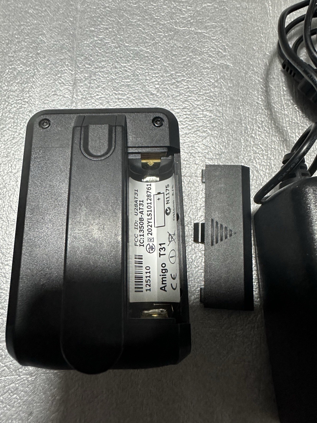 Oticon Amigo T31 125110 Transmitter Used in Good Condition & charger
