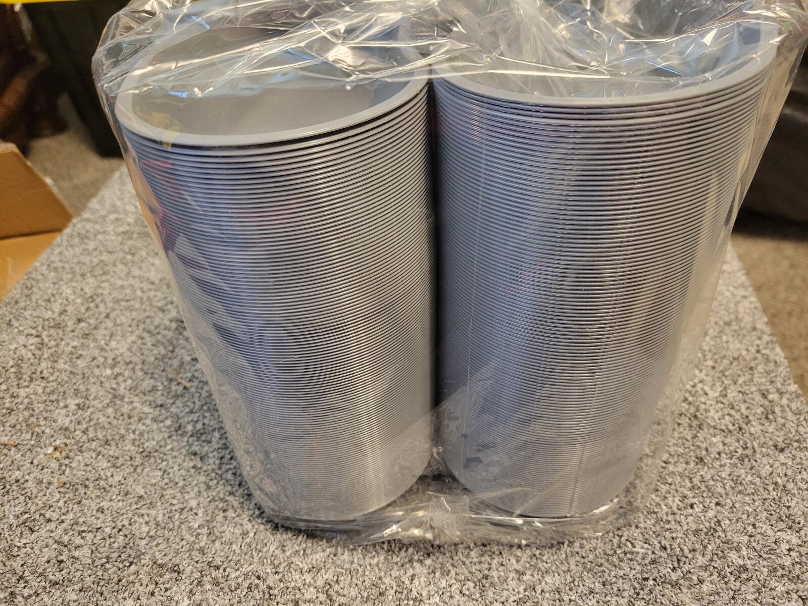 Medline DYND80327 Plastic Emesis Basins – 500 mL Graphite box of 250