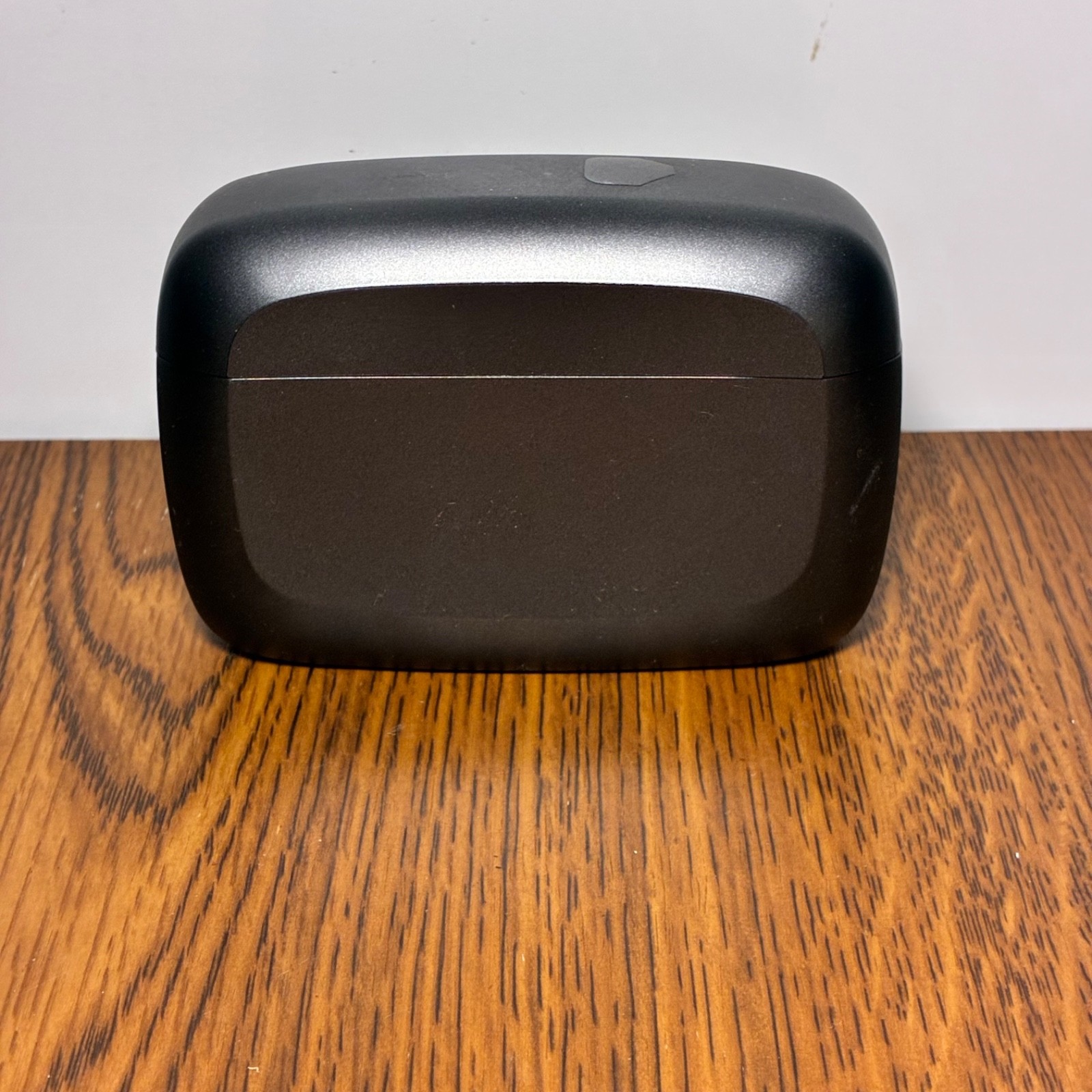Left and Right Resound GN Hearing Aids and charging station w/cord.
