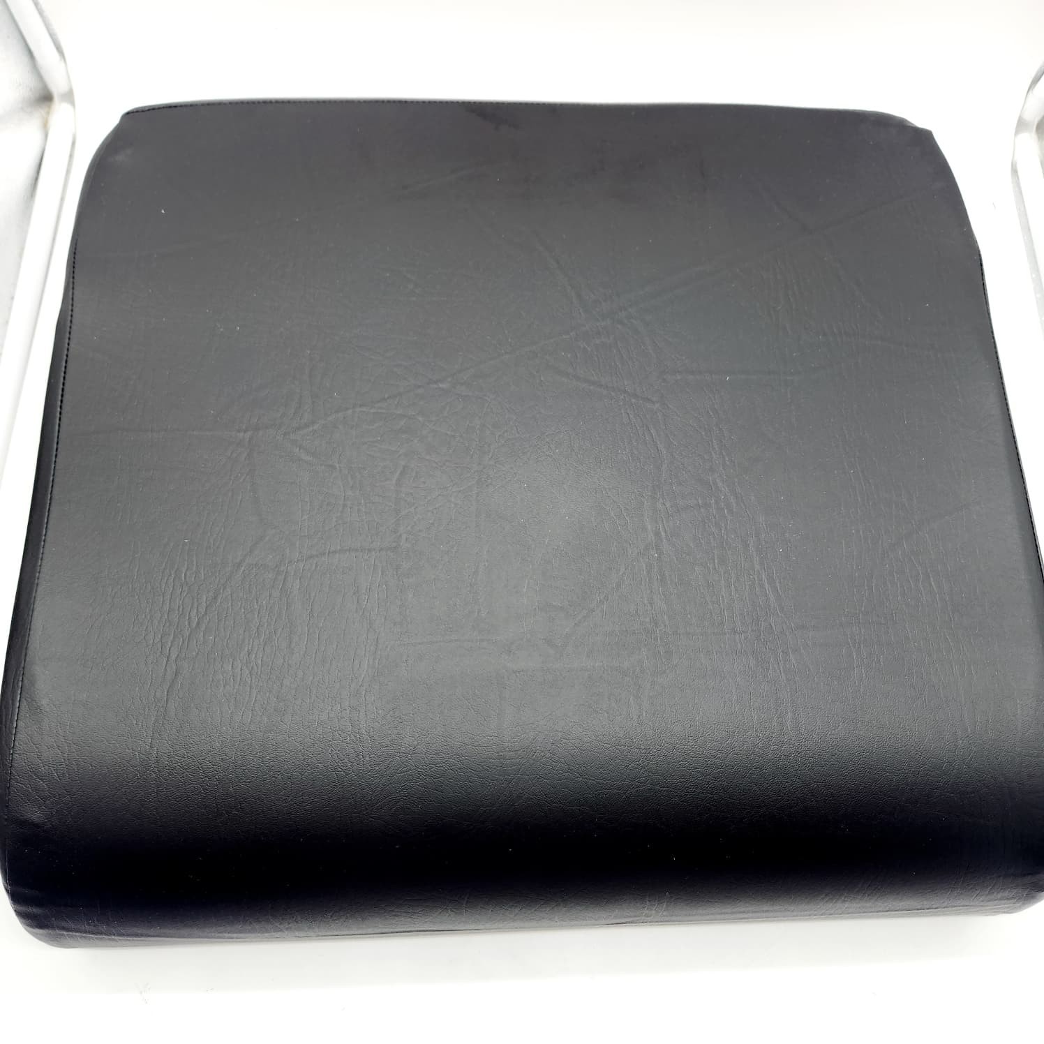 YOUFI Seat Cushion 4″ Memory Foam PU Leather for Sciatica & Back Pain 18x16x4″
