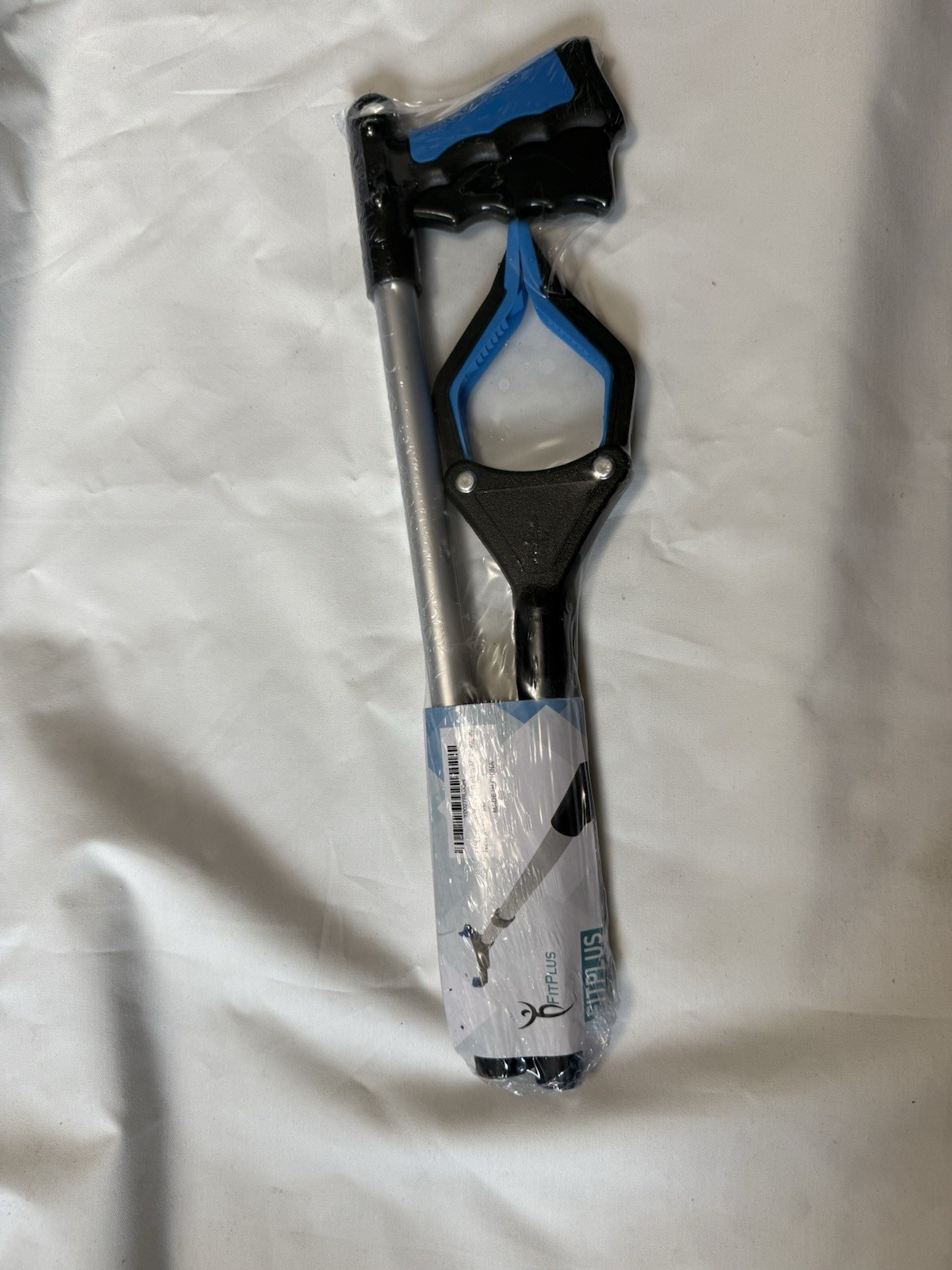 FitPlus PowerGrip 32in Magnetic Grip Reacher Grabber, Black/Blue
