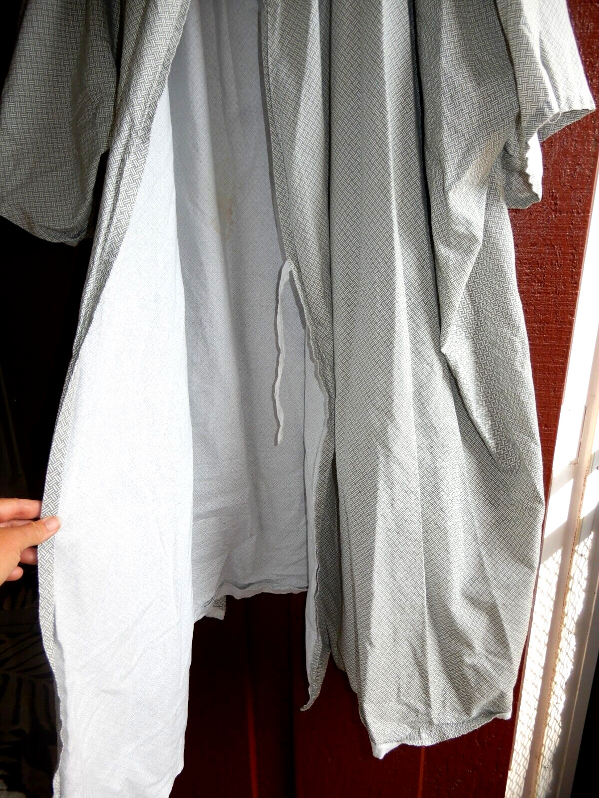 HOSPITAL PATIENT GOWN With IV Snap Sleeves 2 Ties In The Back SIZE LARGE Medline