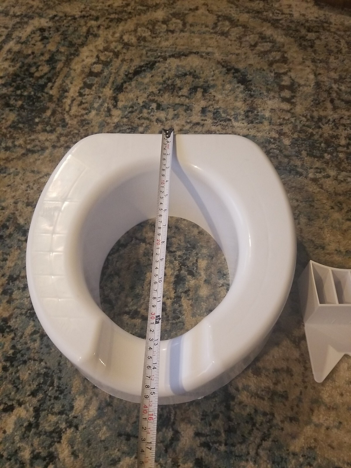 CAREX Quick-Lock Raised Toilet Seat Adds 4″of height to the toilet seat