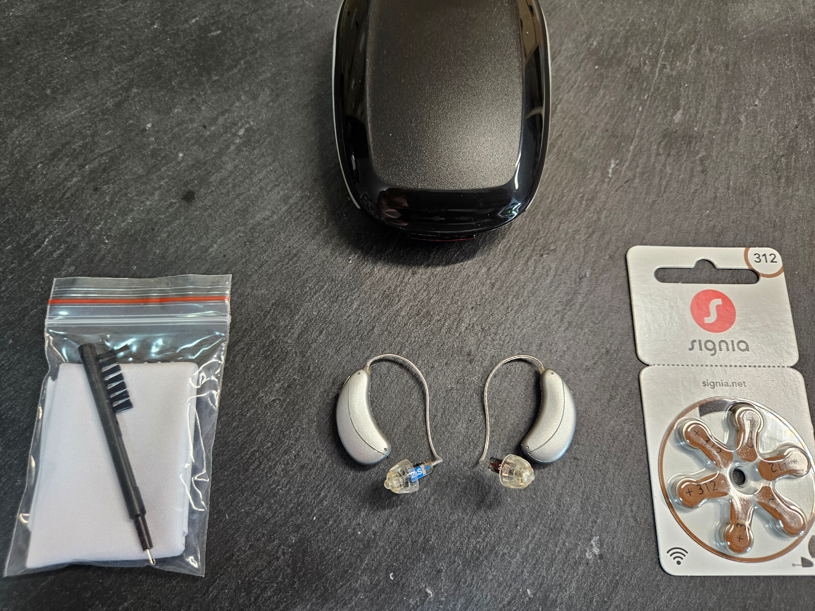 Unitron Moxi Fit 600 North RIC hearing aids wireless/bluetooth