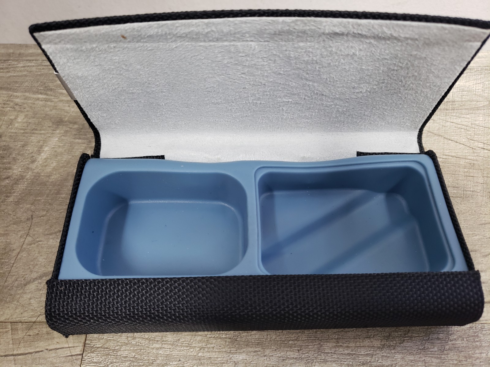 *NICE* Starkey Hearing Aid Hard Case w/ Accessories ONLY 6″ x 3″ x 1.25″