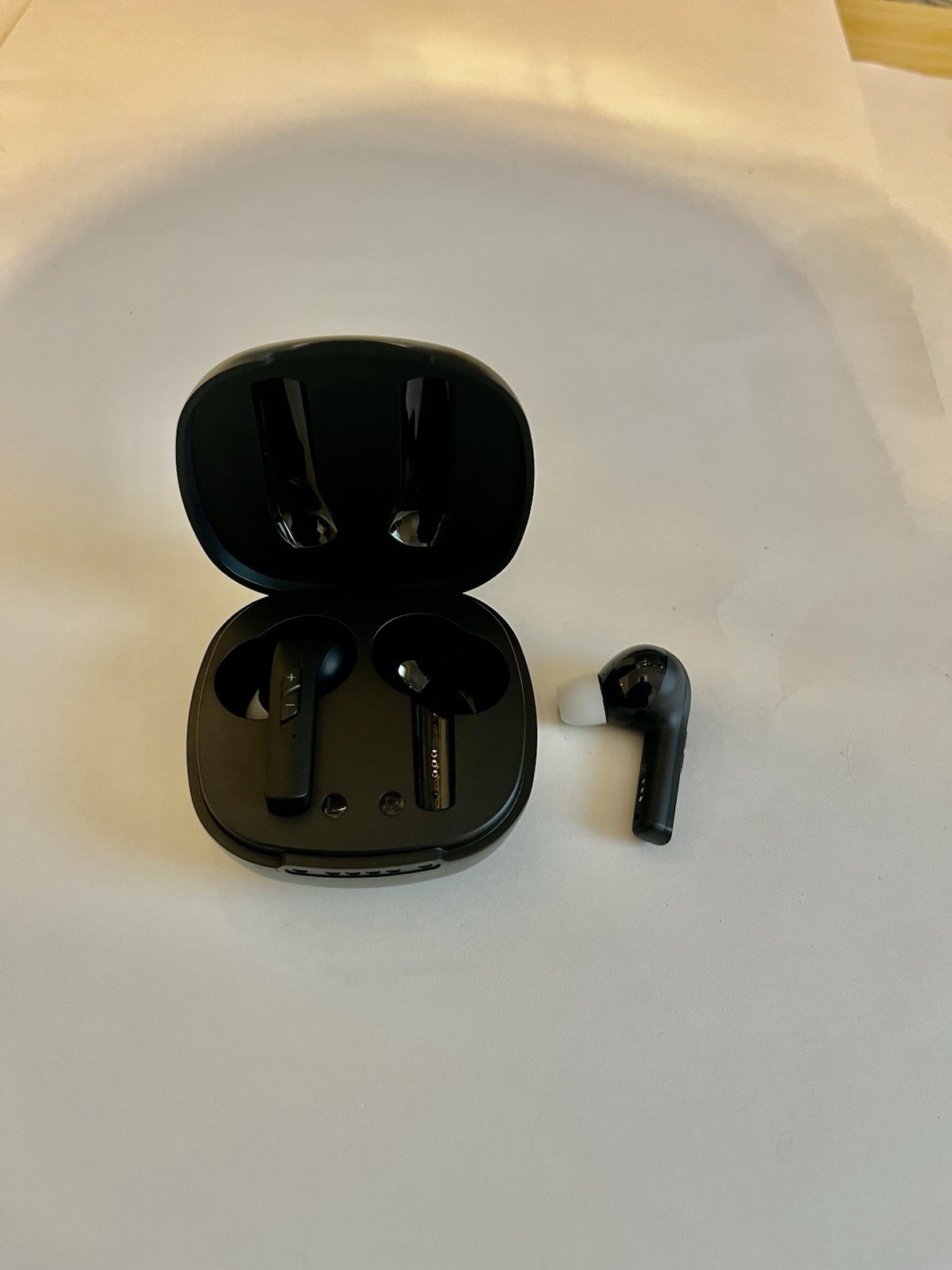 Hearing Aids for Seniors, Hearing Aid Rechargeable with Noise Cancellation.