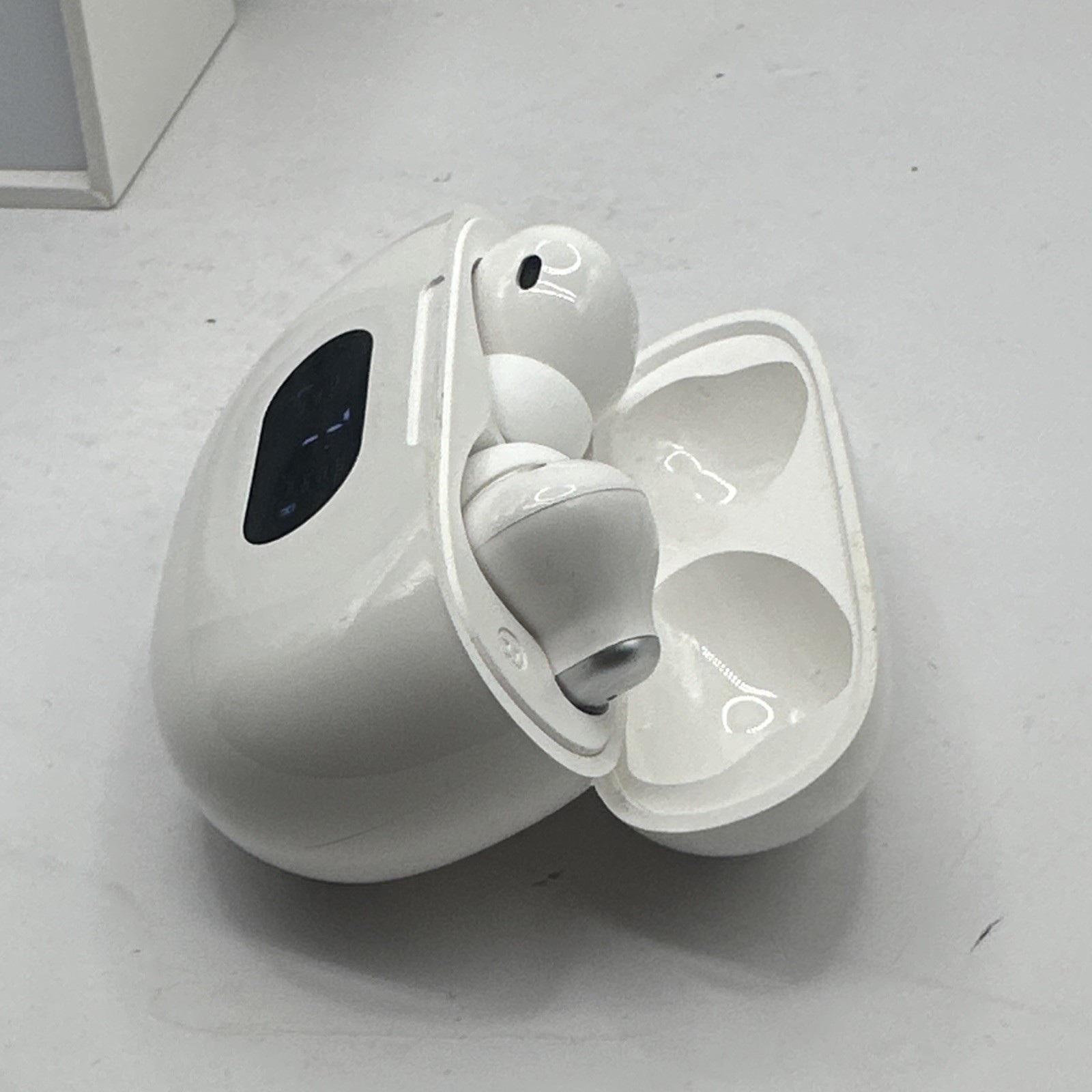 Wireless Earbuds, Bluetooth Hearing Aid LED Power Display 2 in 1 White AID 2