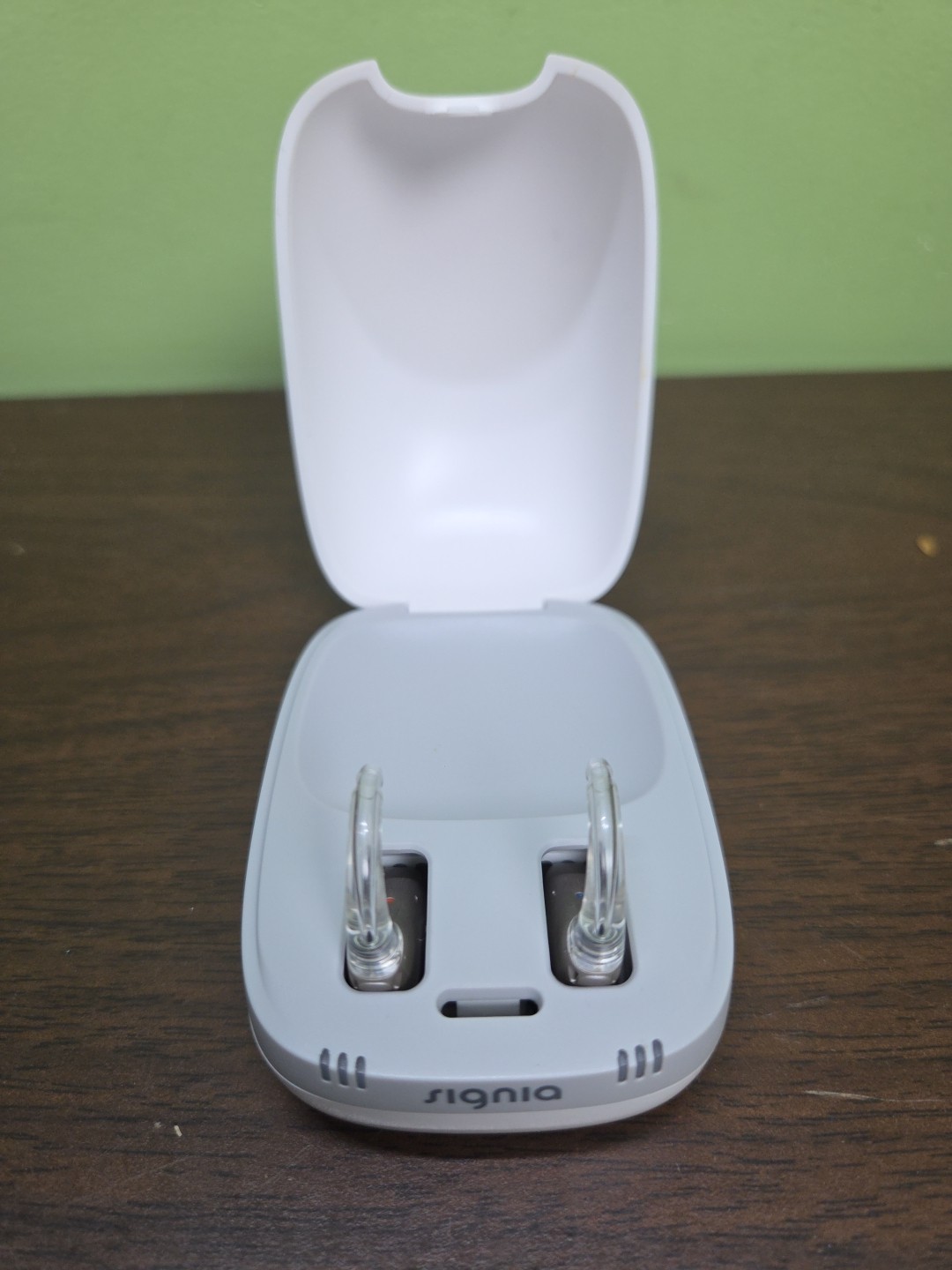 signia hearing aids Motion C&G / Charger (READ DESCRIPTION & SEE PICTURES)