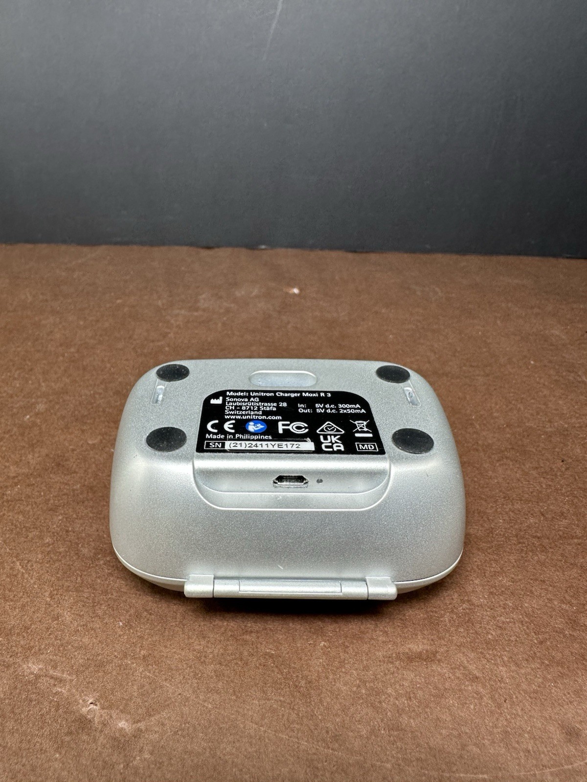 Unitron Charger Moxi R 3 Hearing Aids Left-Ships Fast!
