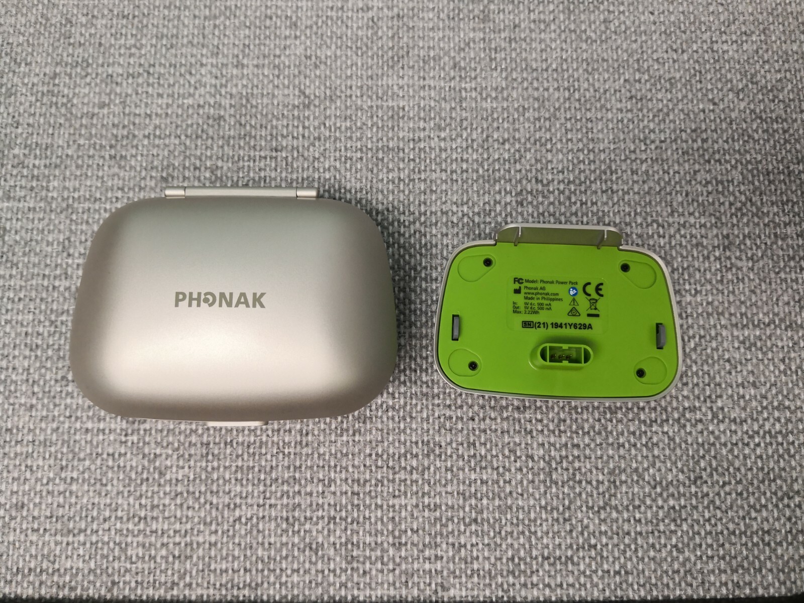 Phonak Charger Case RIC W/ Phonak Power Pack & Charger