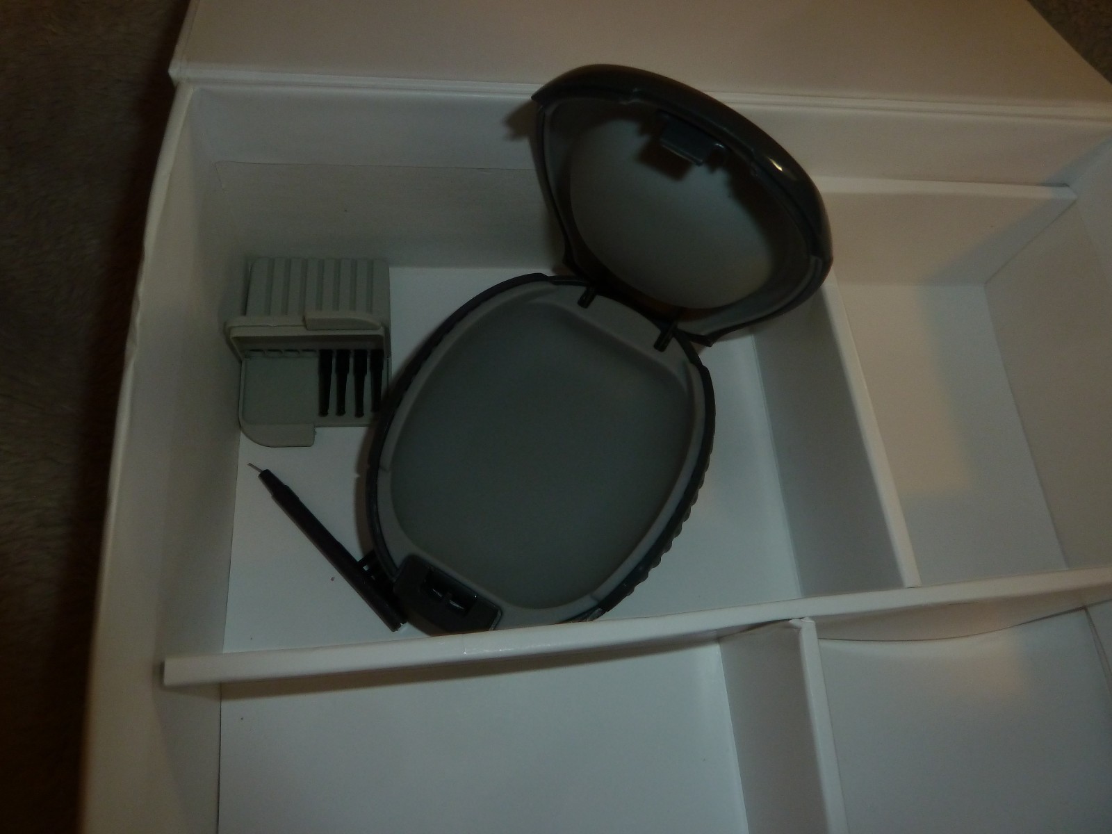Original Black Genuine Signia Hearing Aid Case Protective Storage Travel Box wax