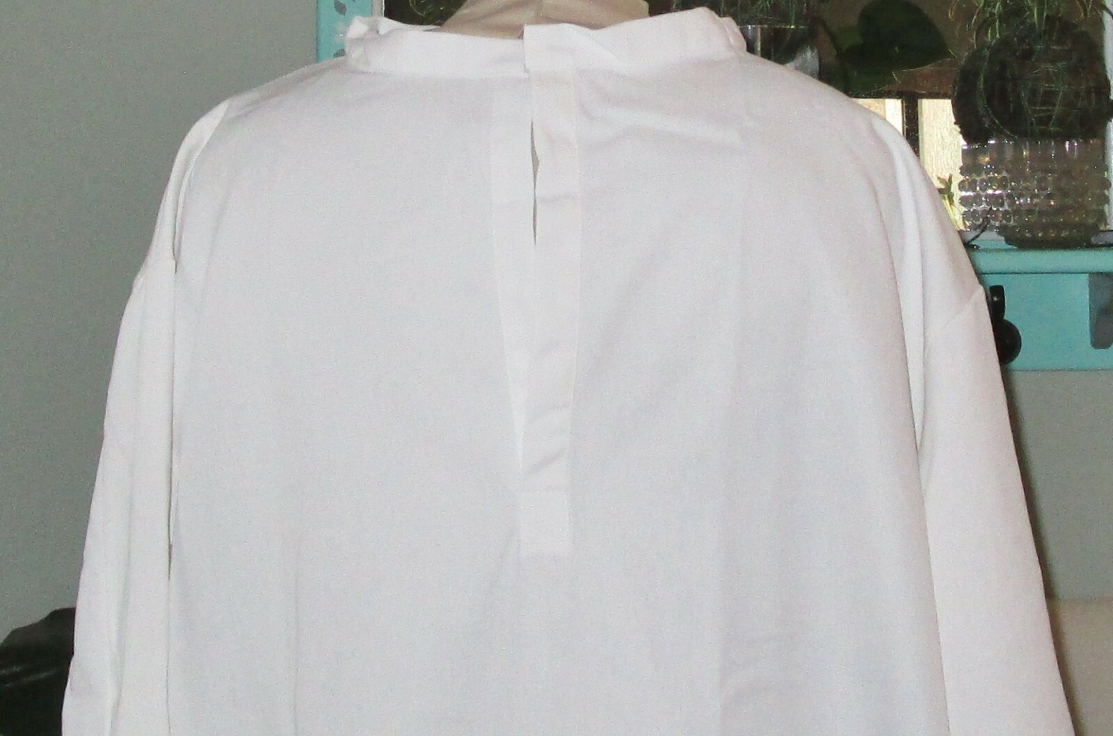 Artex Unisex Patient Gown 3/4 sleeve 42″ Length Size 2X White Reusable Quality