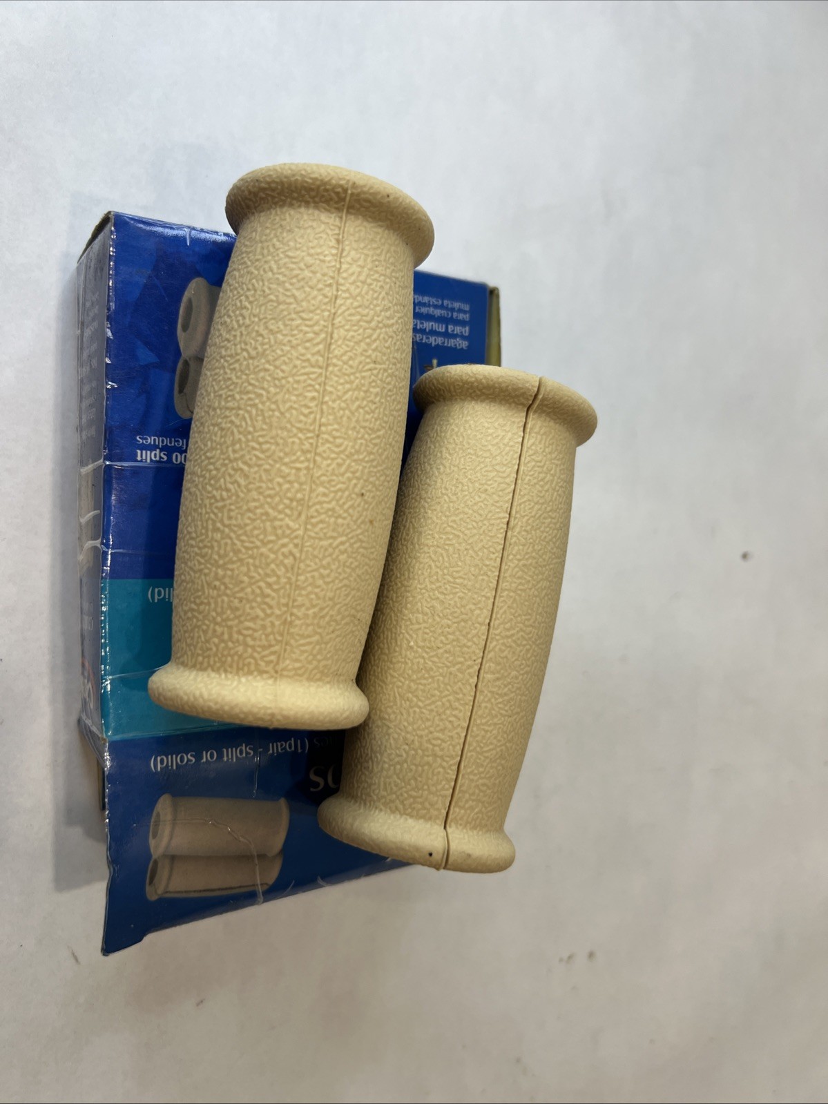 Carex Crutch Handgrips A951-00 Split Washable Latex Free Standard Fit New In Box