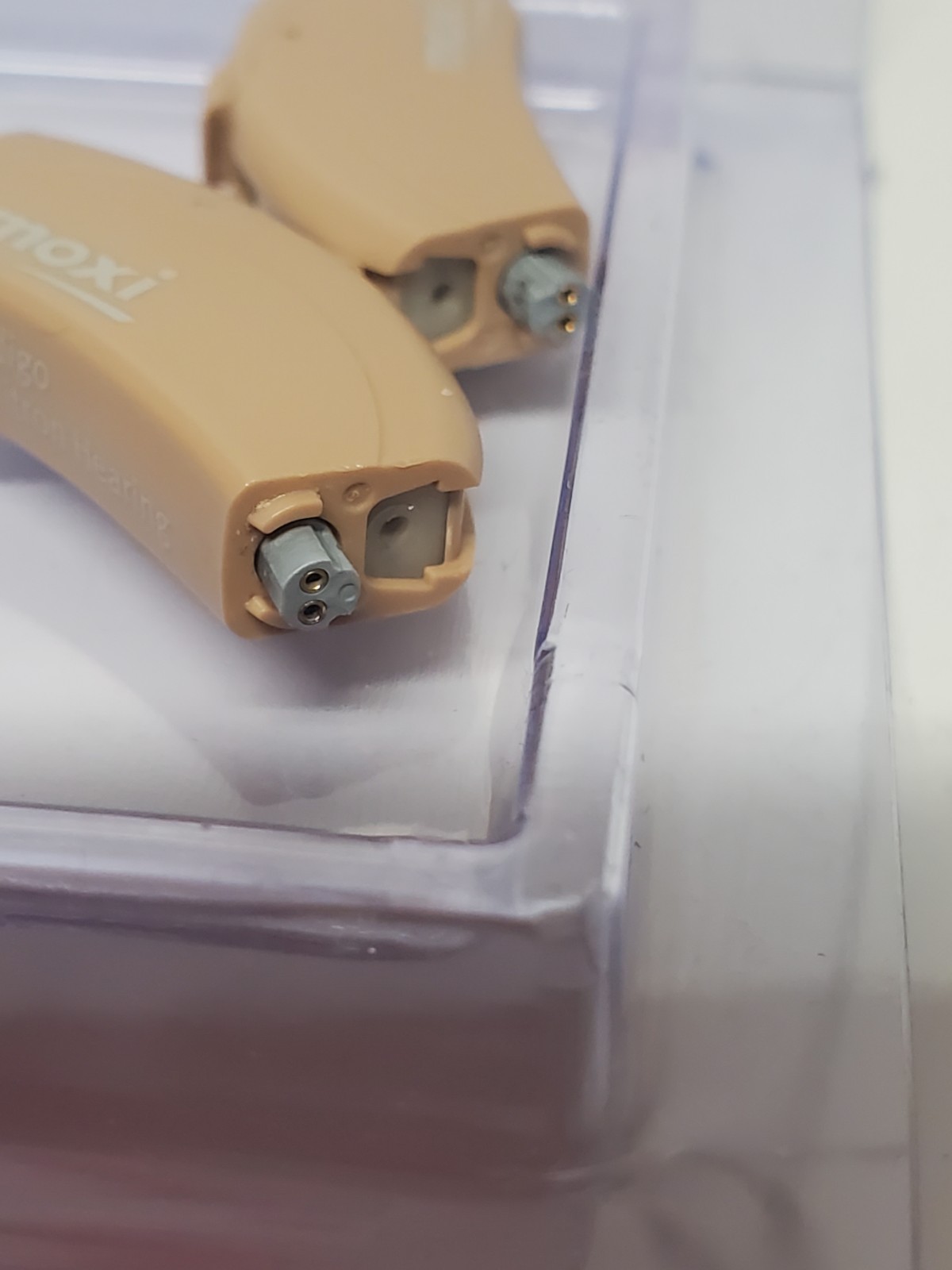 Unitron Behind Moxi Hearing Aids lot of 2 pair bte open fit