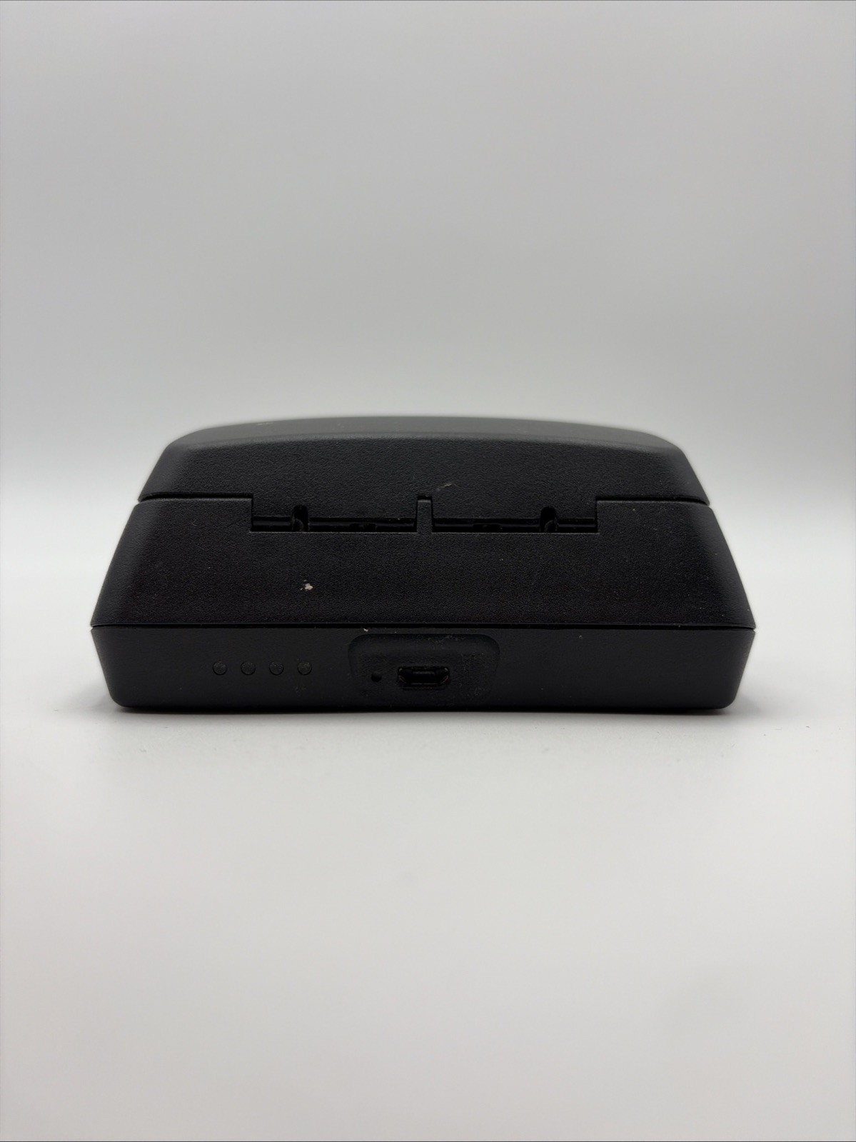 Used Starkey LIVIO AI 1200 RIC R Hearing Aids & Charging Case