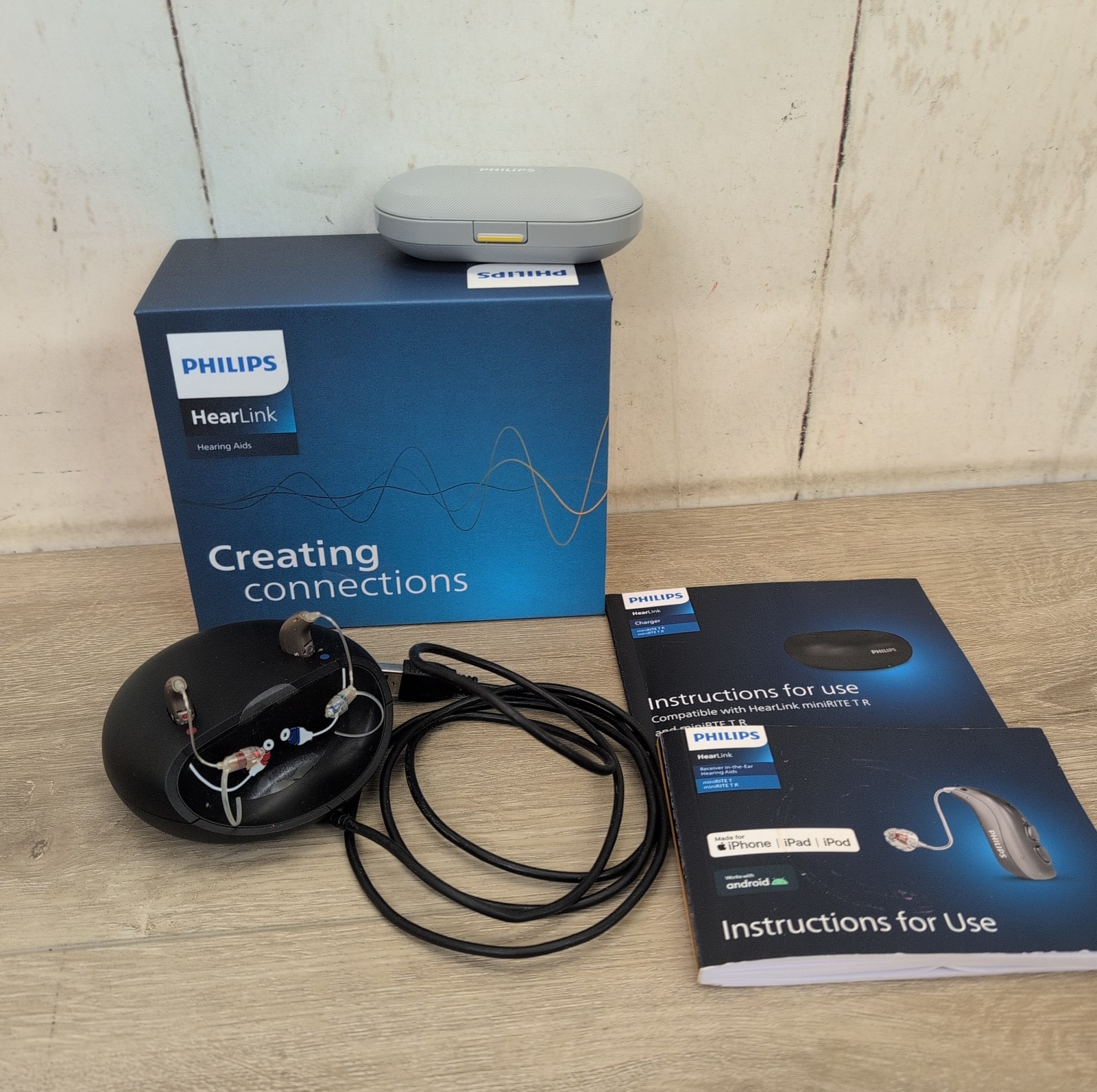 Philips Hearlink Hearing Aids 9040 MNRTR Pair with Charger Tested
