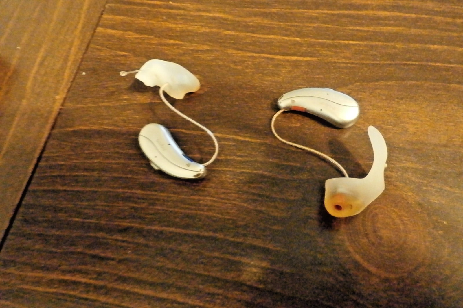 Smart Li-Ion Charger w/Cable Excellent condition-Signia Pure Hearing Aids Parts