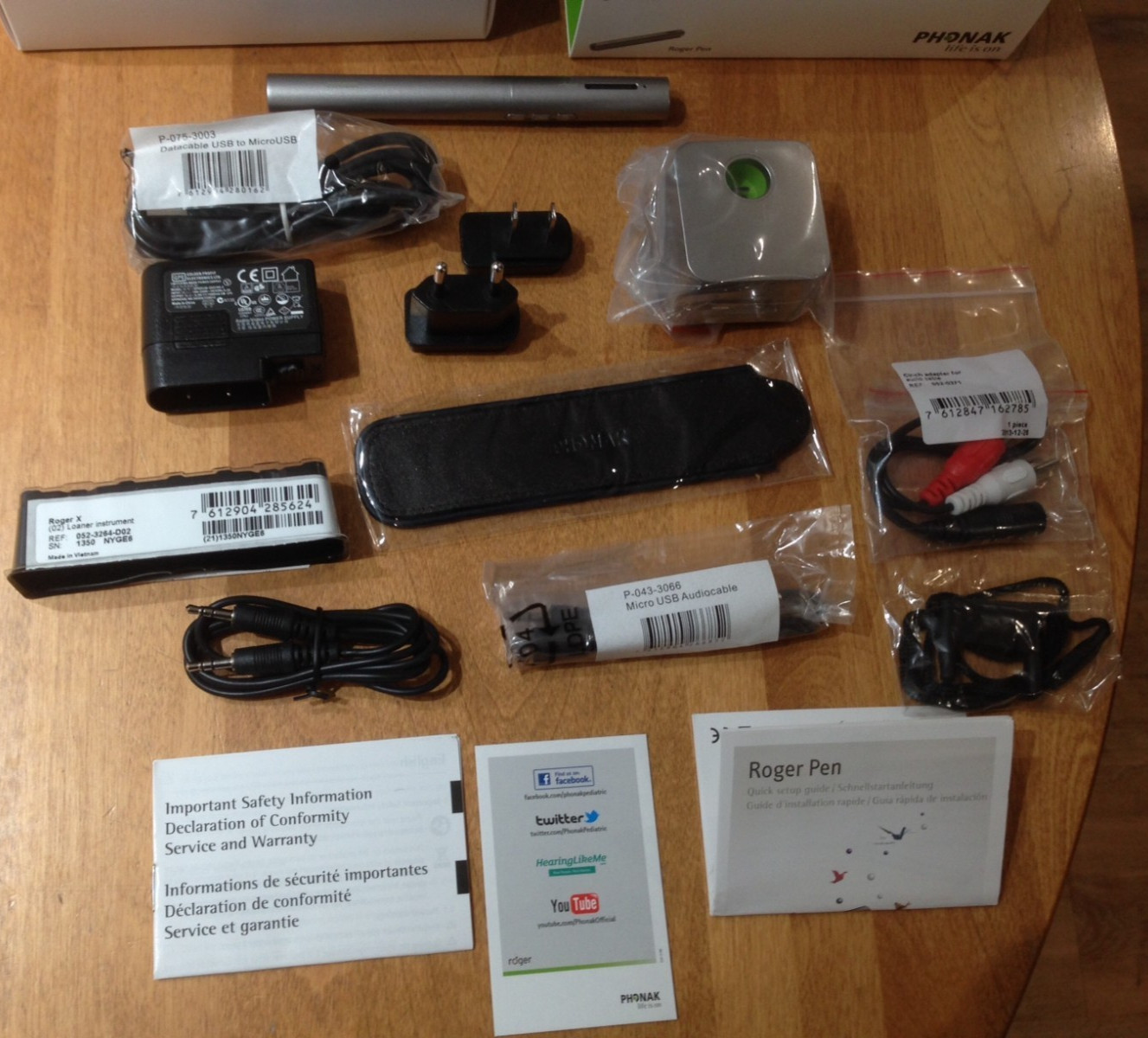 Phonak Roger FM Pen 1.1 (Wireless Microphone) with Charging Base & Roger X NEW