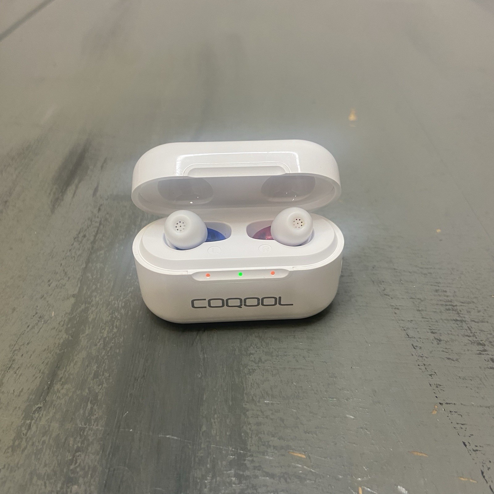 COQOOL In-Ear Hearing Aid Device With Charging Case Model JH-A17B