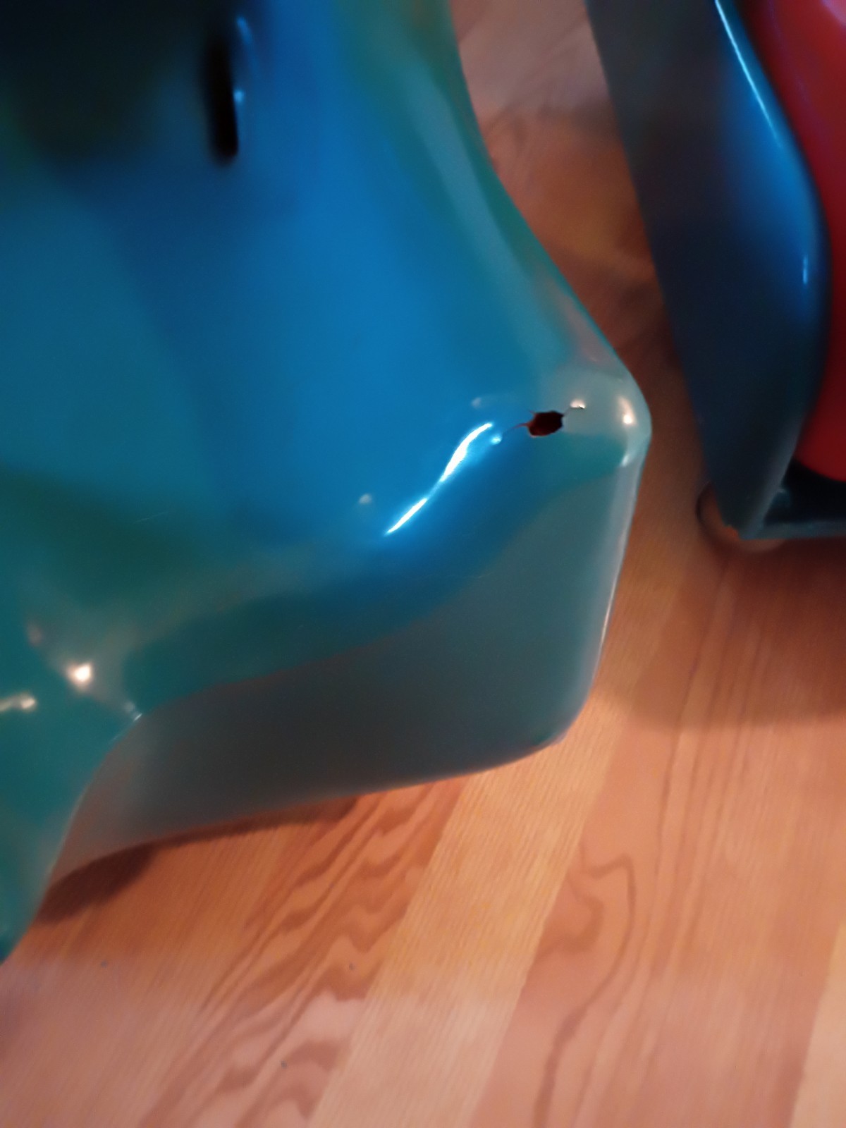 x-large tumble Forms Feeder Seat With Floor Base