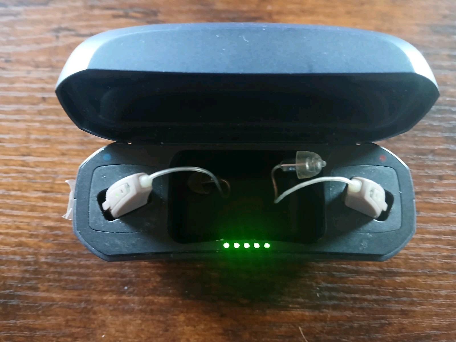 Beltone Hearing Aids 0297 With Charging Case