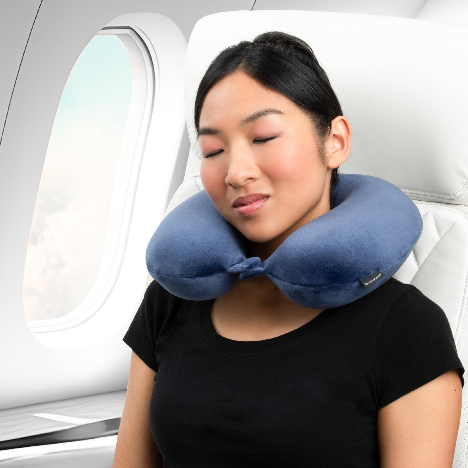 Brookstone Travel Neck Pillow – Lightweight Fleece Casing One Size, Blue